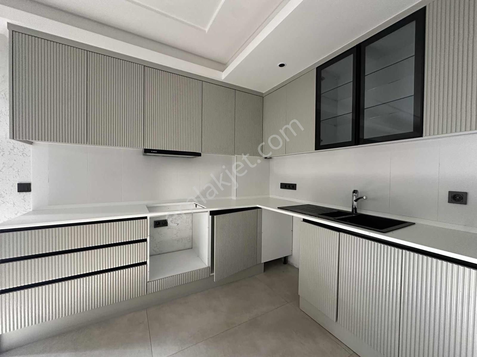 Yalıçiftlik Merkezi Konum Kiralık 2+1 Daire - Görsel 13