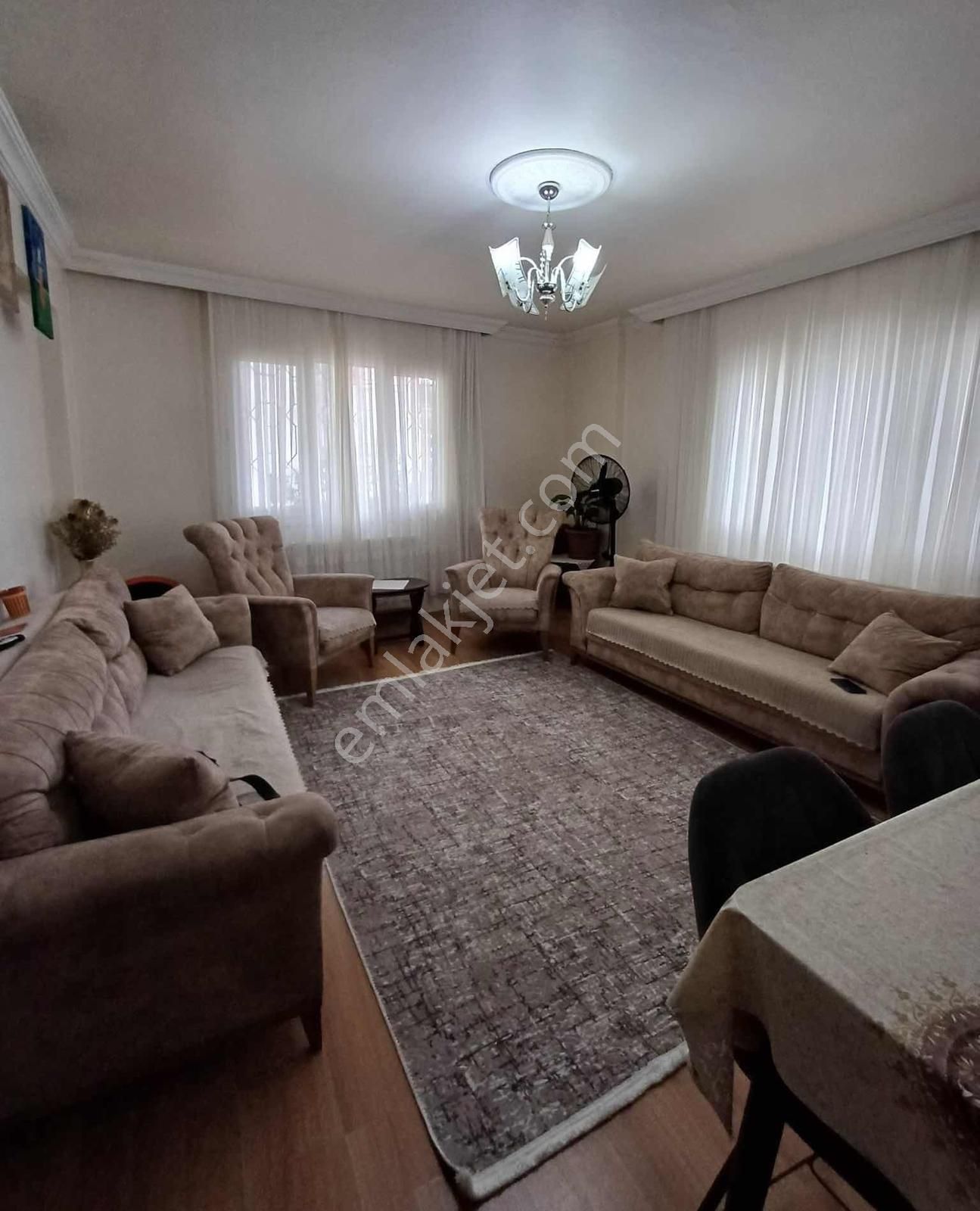 Türker Emlak | Hastane Yakını 3+1 125m2 Doğalgazlı Arakat Daire