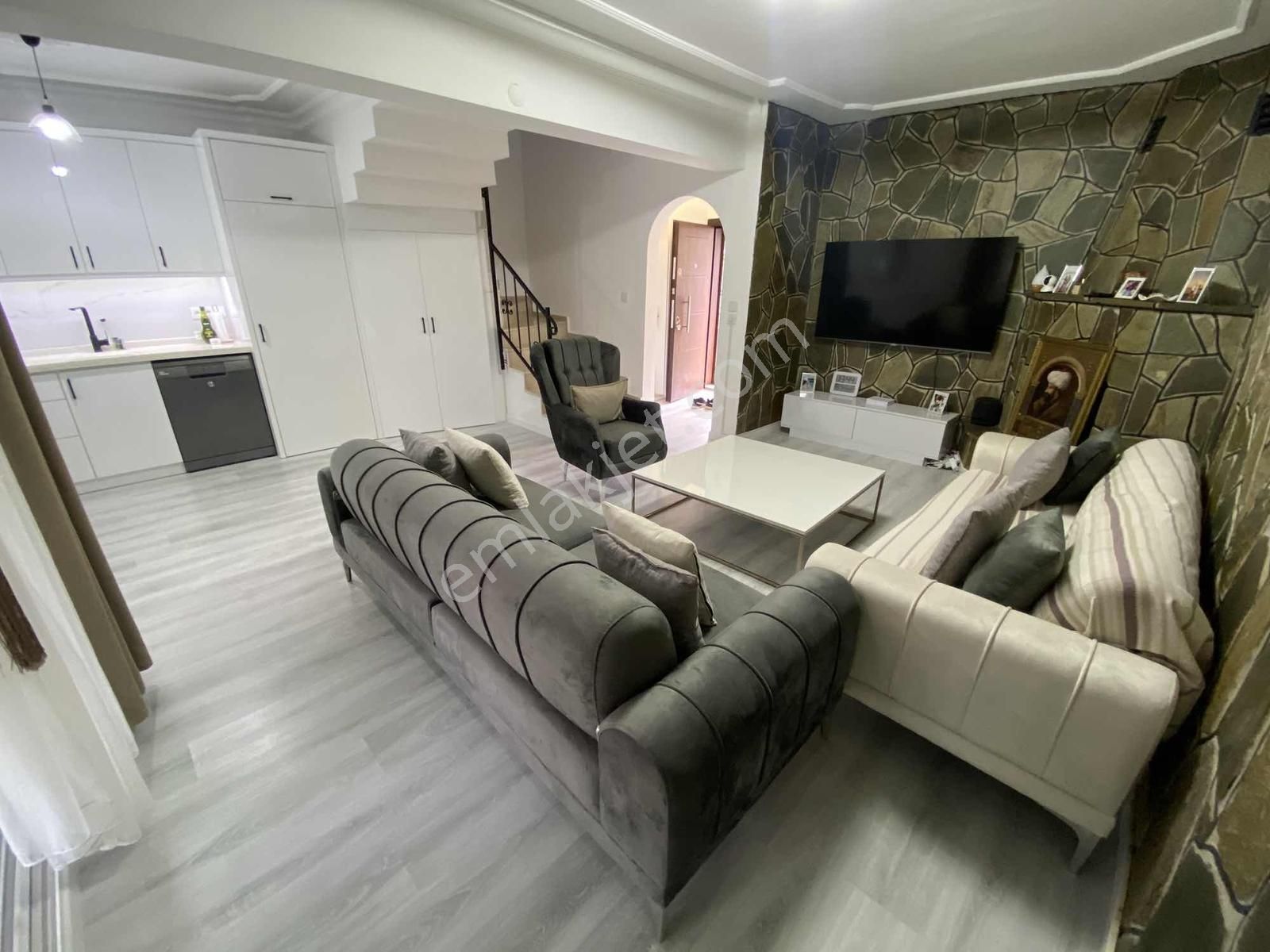 Dağlı Gayrimenkul'den 3+1 Havuzlu Site İçi Fırsat Villa - Görsel 25