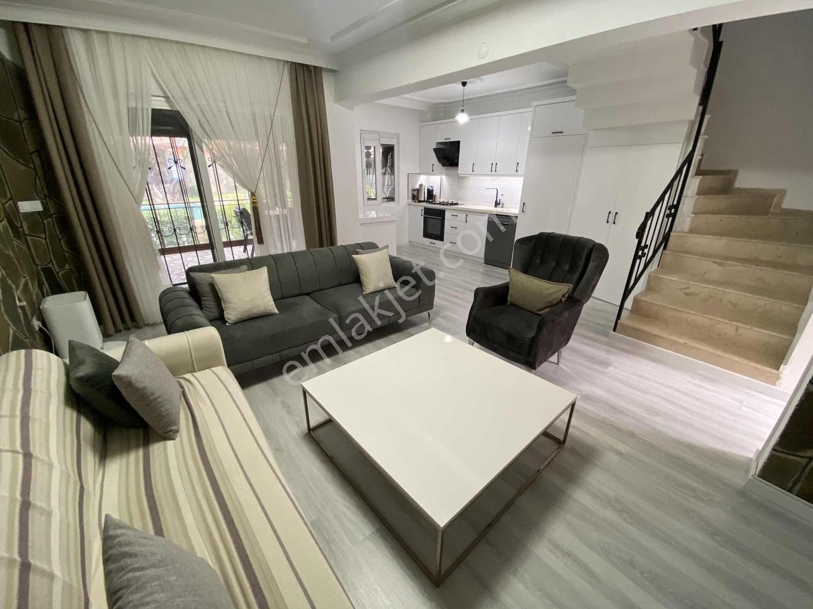 Dağlı Gayrimenkul'den 3+1 Havuzlu Site İçi Fırsat Villa - Görsel 32