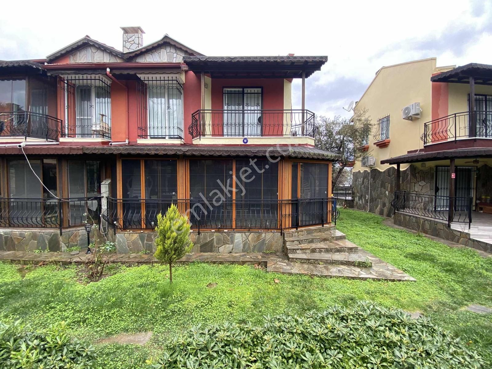 Dağlı Gayrimenkul'den 3+1 Havuzlu Site İçi Fırsat Villa - Görsel 3