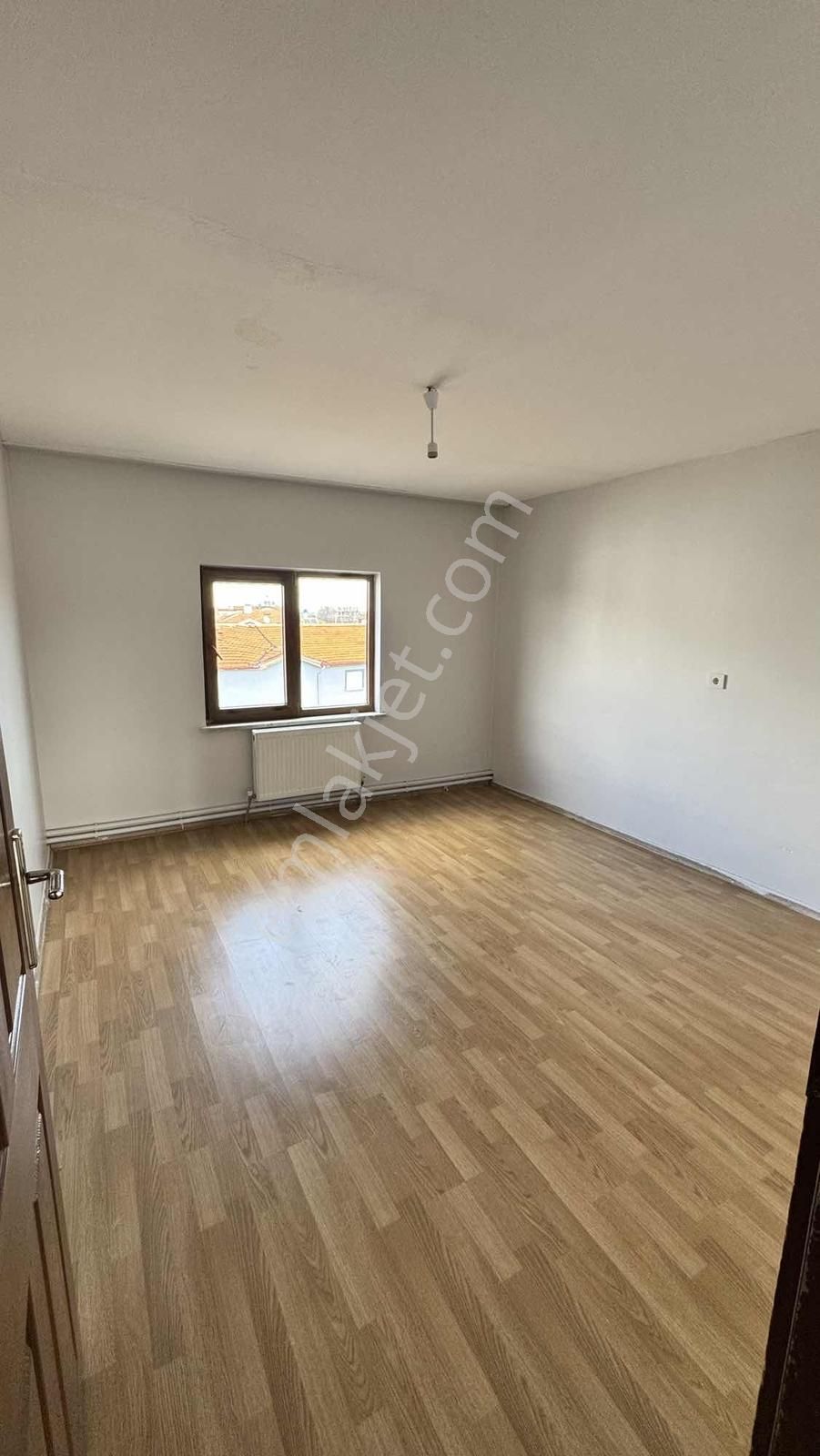 Karatay Karaman Yolu Civarı Kiralık 2+1 Daire 2 Teras -çatı Katı