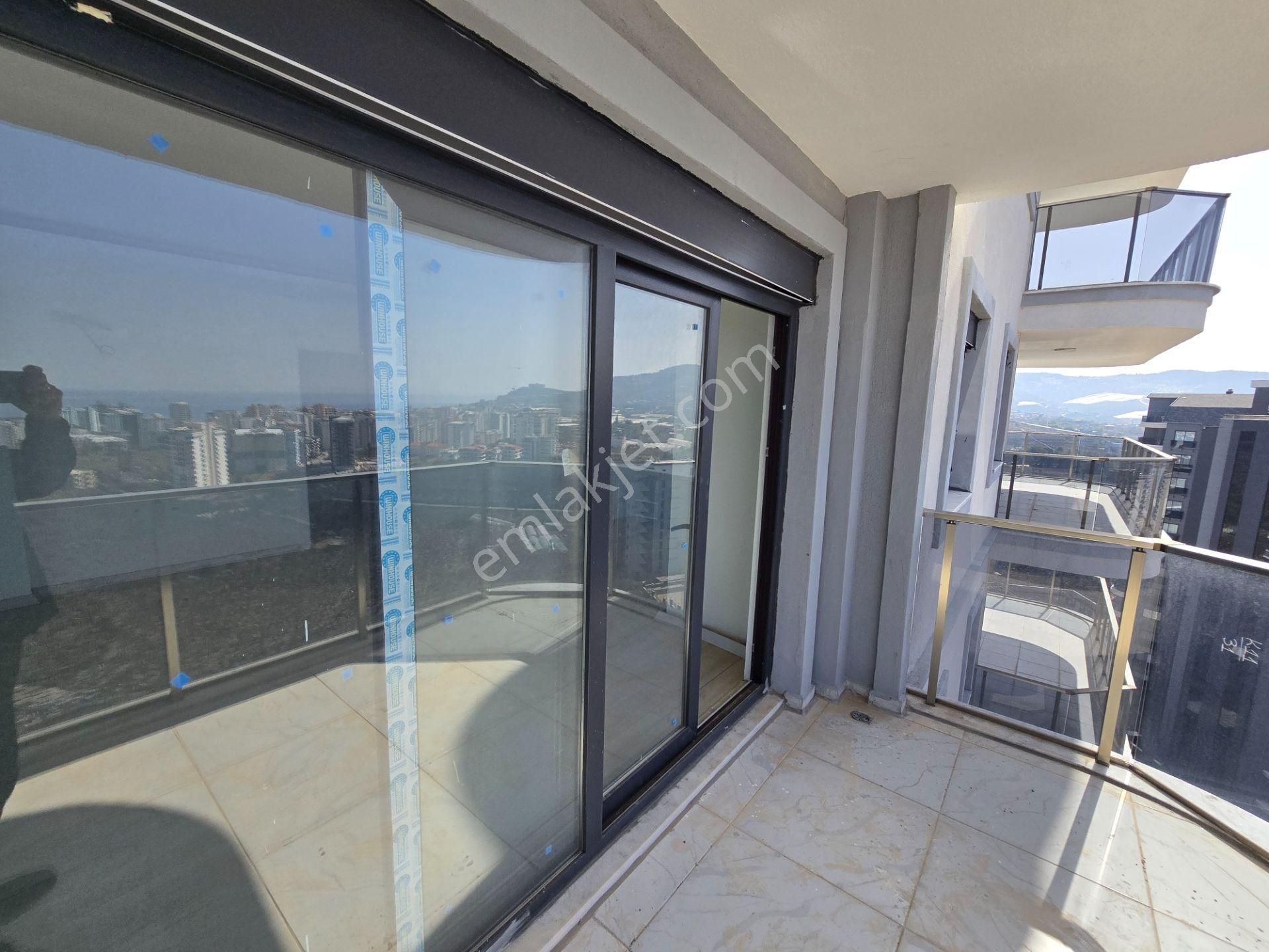 Mahmutlarda Kiralık 4+1 Dublex Deniz Manzaralı - Görsel 24