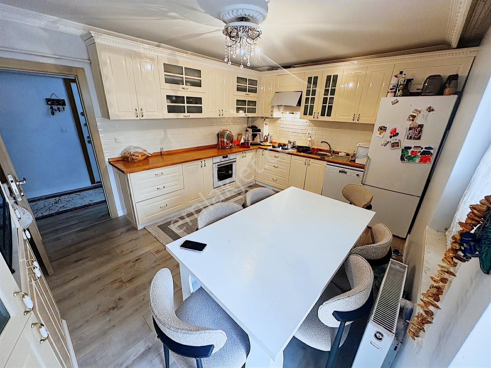 Fırsat Dairesi Site İçi Yüksek Katta Full + Full Yapılı Geniş M2 - Görsel 4