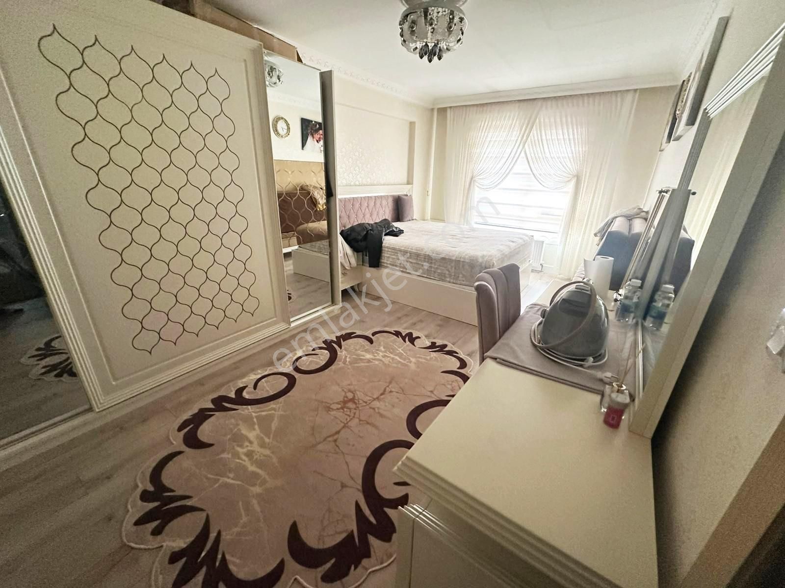 Fırsat Dairesi Site İçi Yüksek Katta Full + Full Yapılı Geniş M2 - Görsel 17