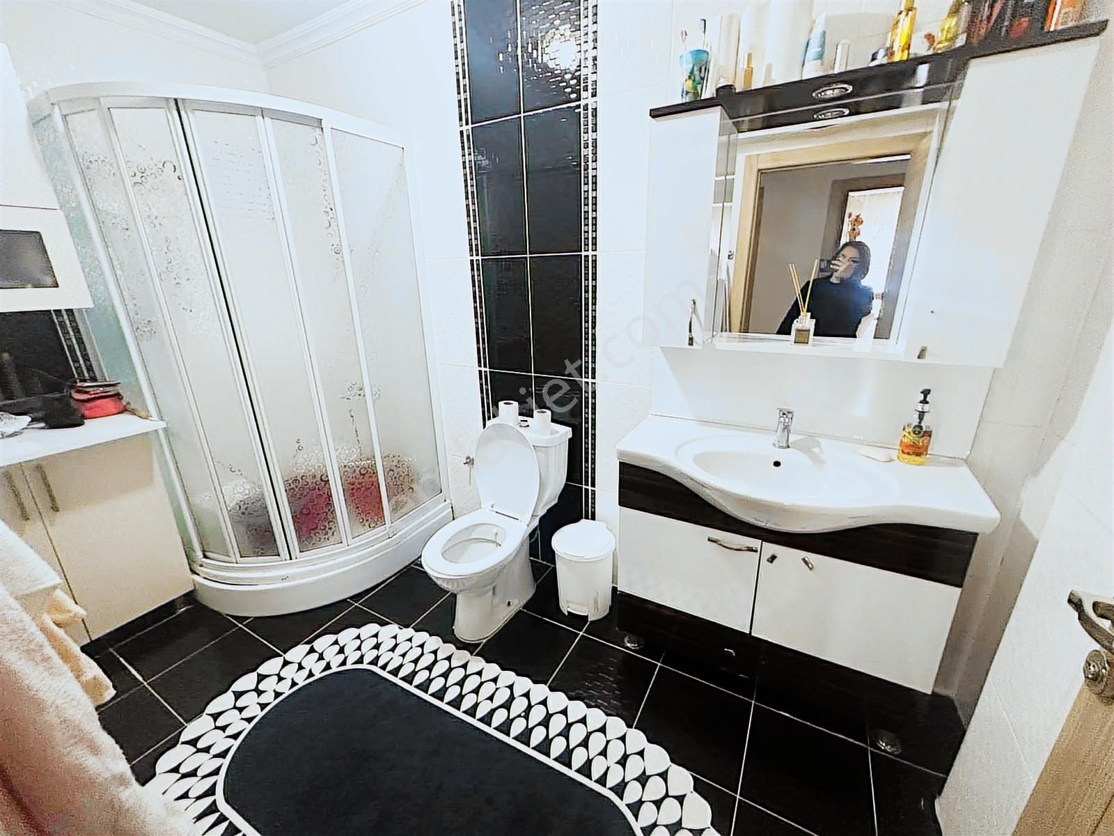 Fırsat Dairesi Site İçi Yüksek Katta Full + Full Yapılı Geniş M2 - Görsel 26