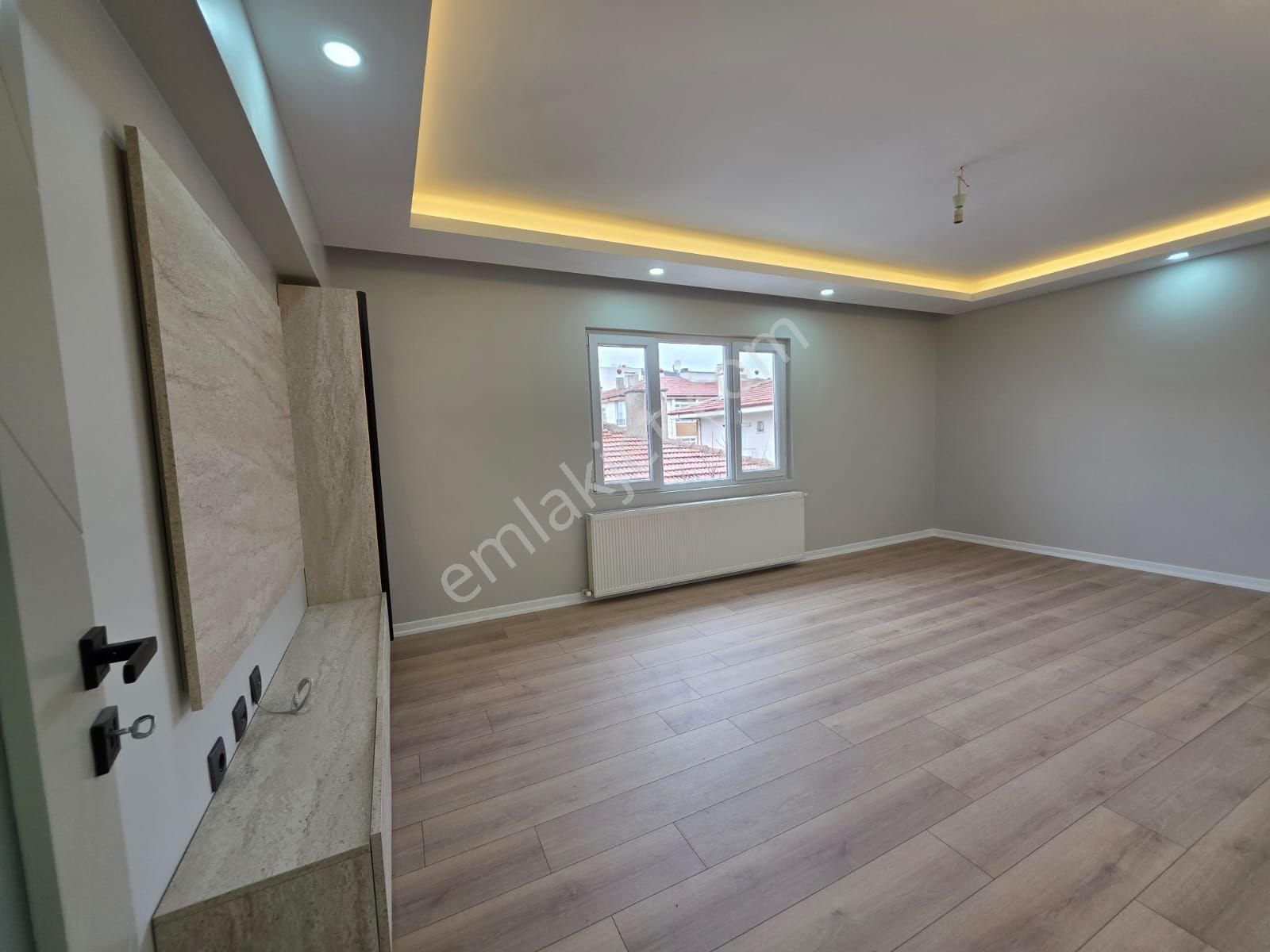 Etimesgut İstasyon Mahallesinde 3+1 Geniş Full Yapılı Lüx Daire - Görsel 14