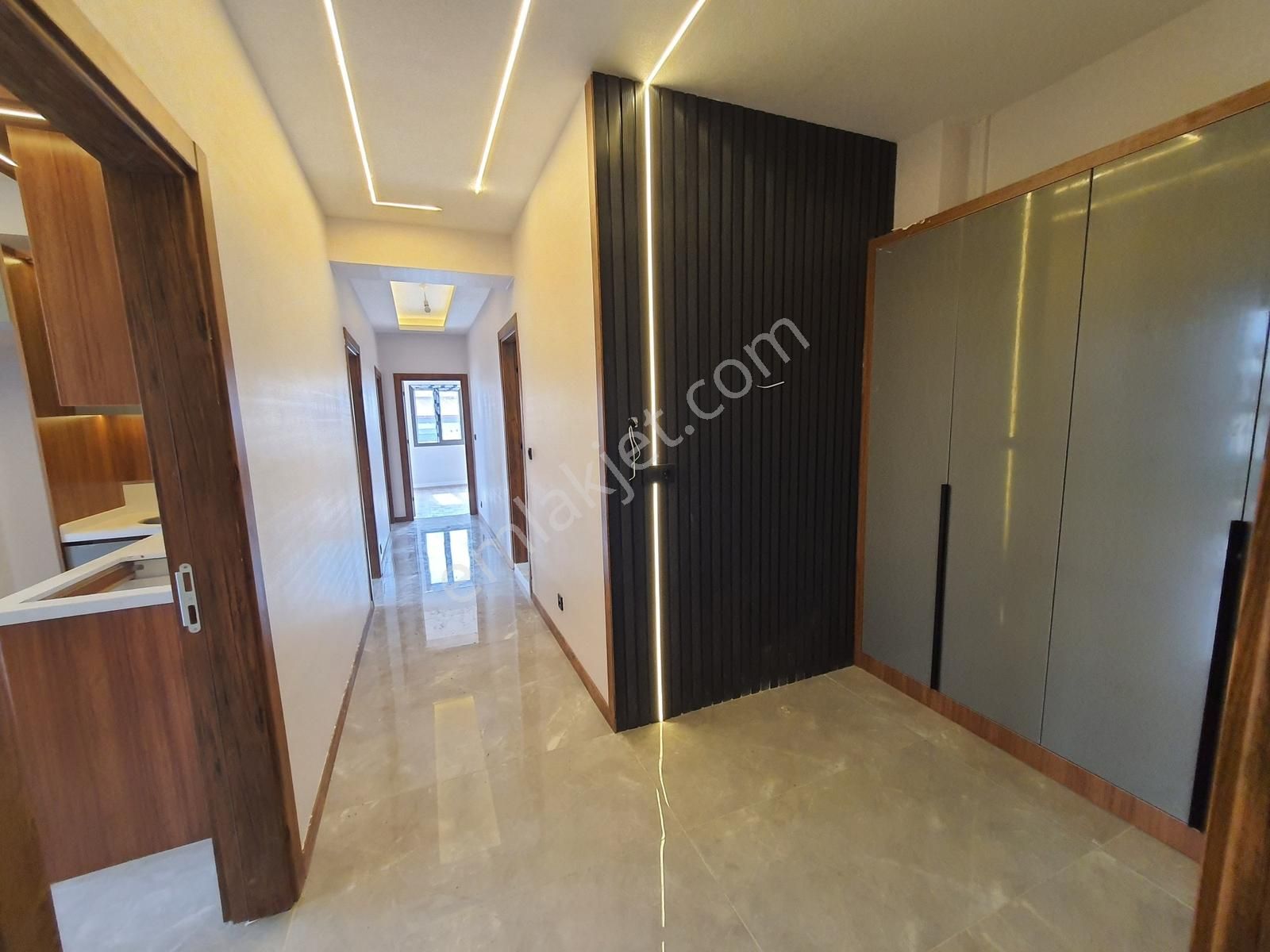 Torbalı'da Modern Ve Estetik Detaylı Lüks Satılık 3+1 Daire - Görsel 31