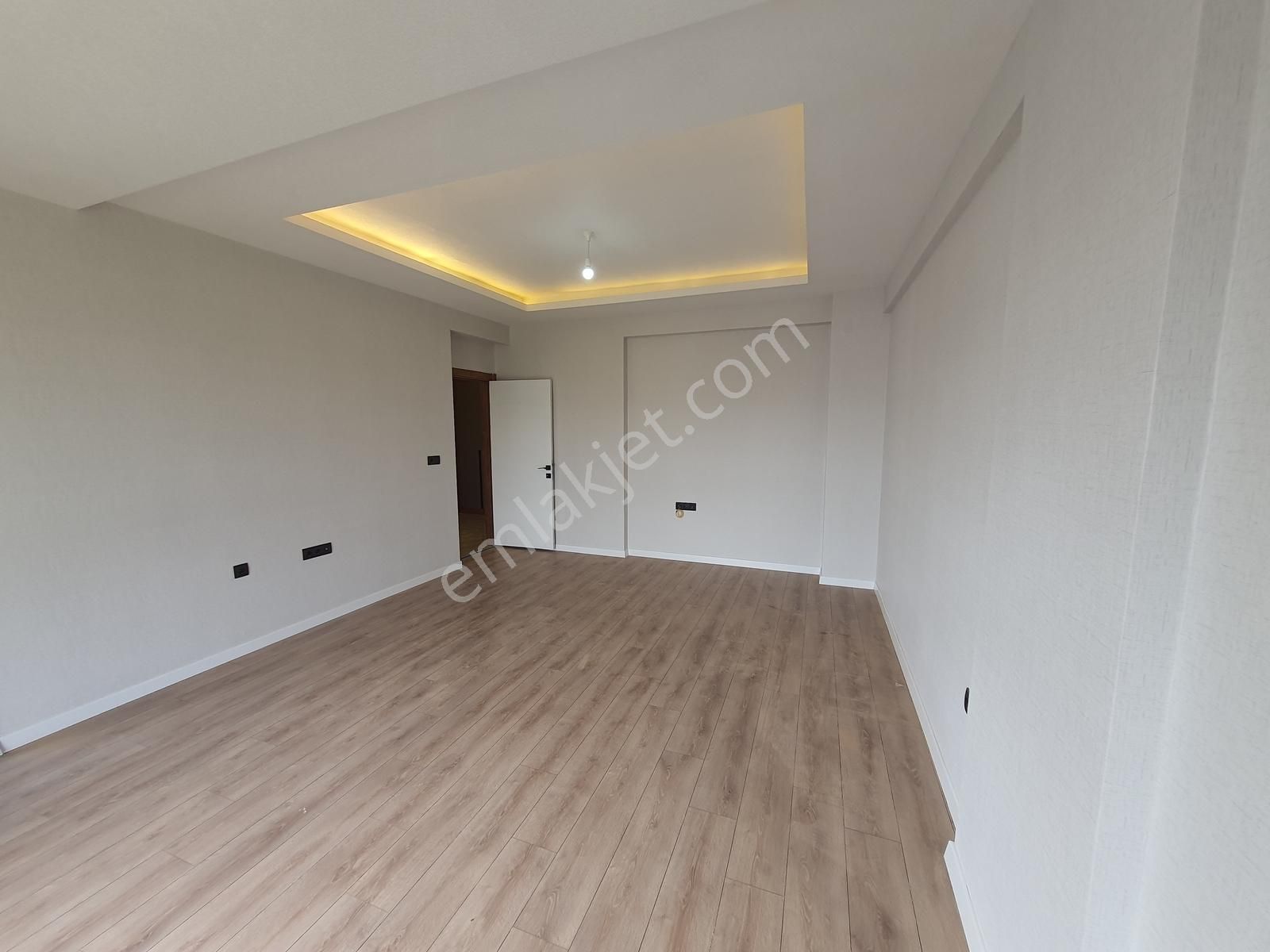 Torbalı'da Modern Ve Estetik Detaylı Lüks Satılık 3+1 Daire - Görsel 16