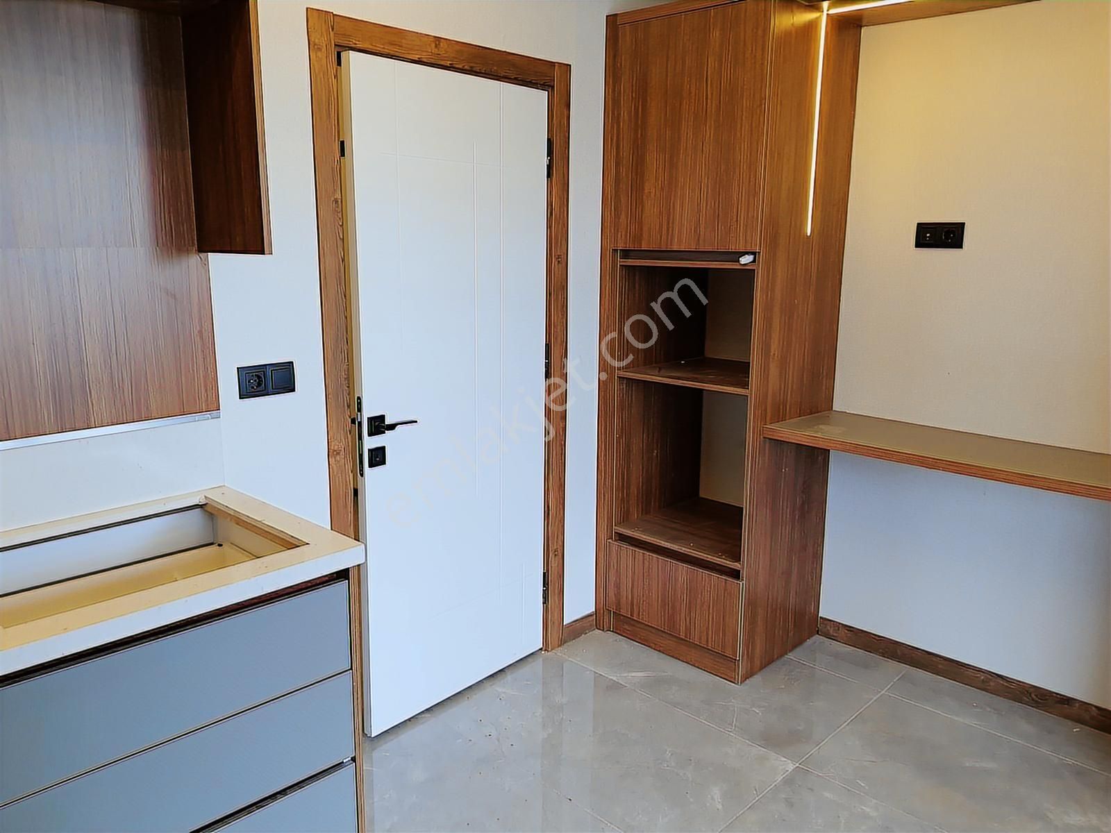 Torbalı'da Modern Ve Estetik Detaylı Lüks Satılık 3+1 Daire - Görsel 25