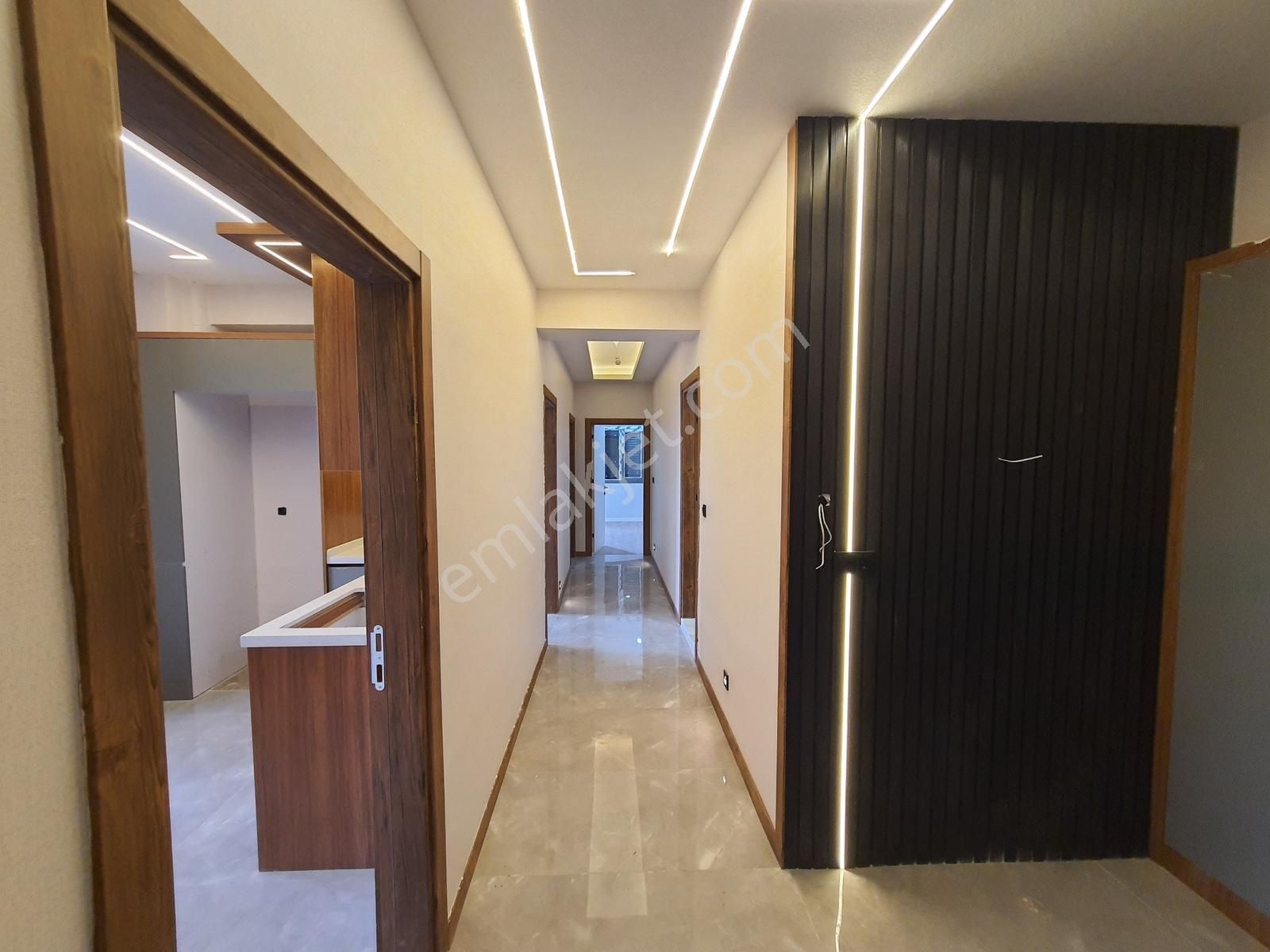 Torbalı'da Modern Ve Estetik Detaylı Lüks Satılık 3+1 Daire - Görsel 8