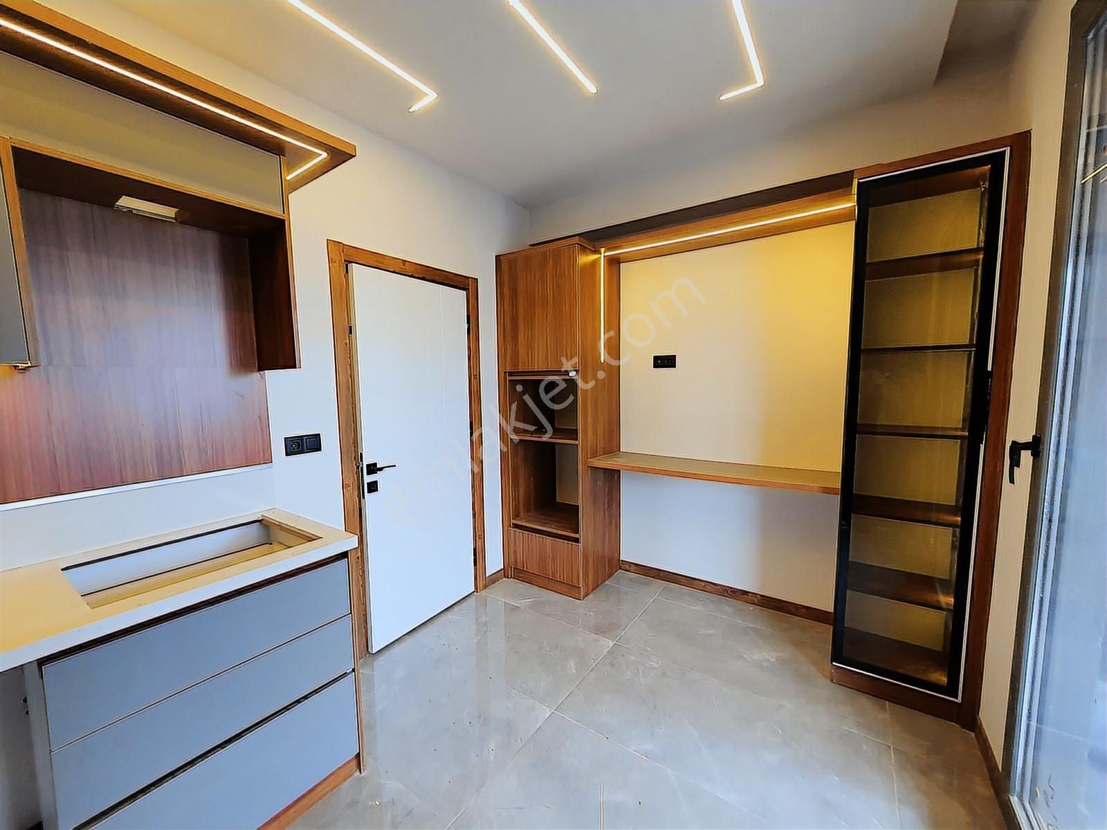 Torbalı'da Modern Ve Estetik Detaylı Lüks Satılık 3+1 Daire - Görsel 24