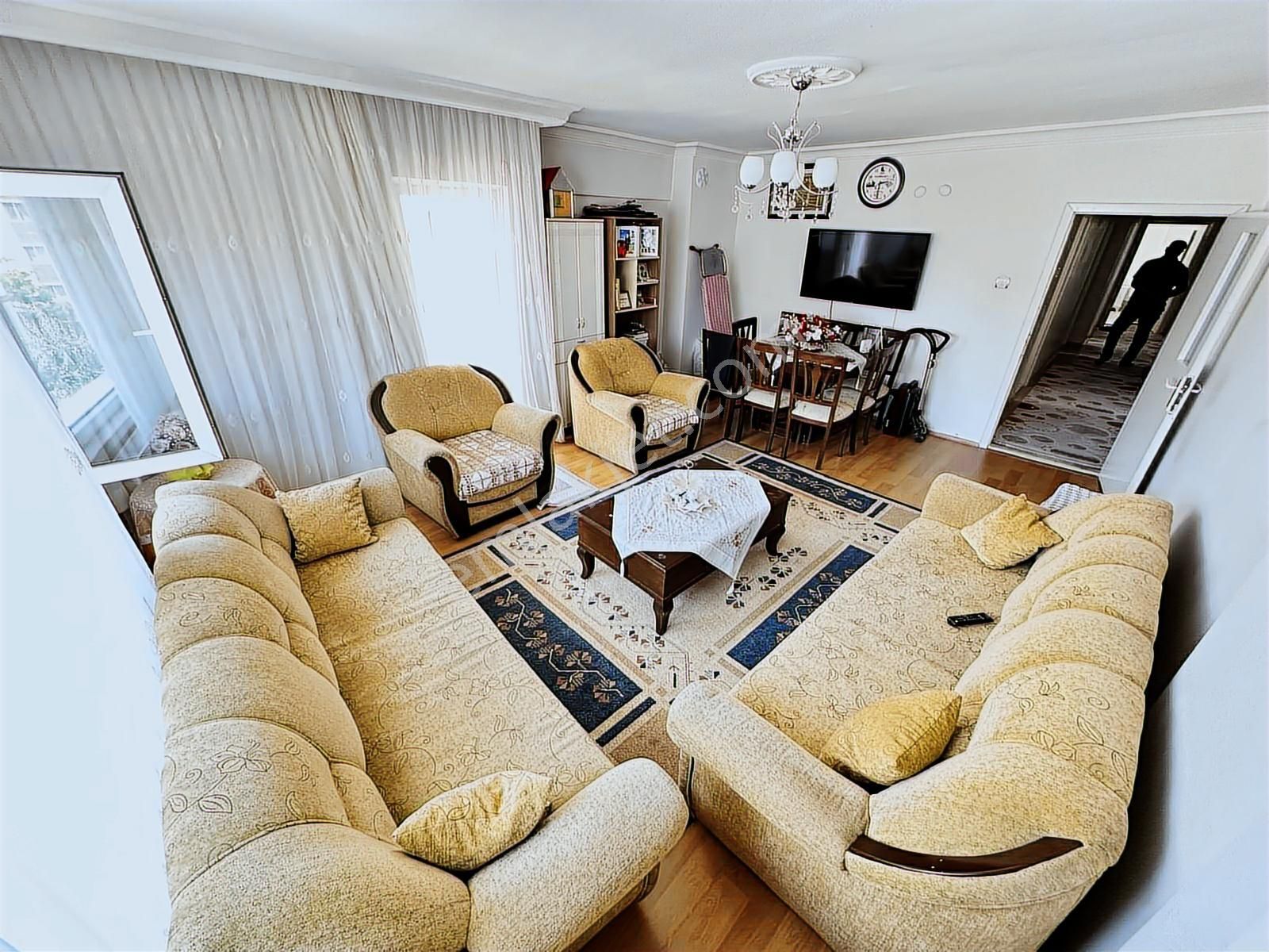 Ulukan'dan Plevne Mah'de Ara Katta Bağımsız 3+1 Satılık Daire