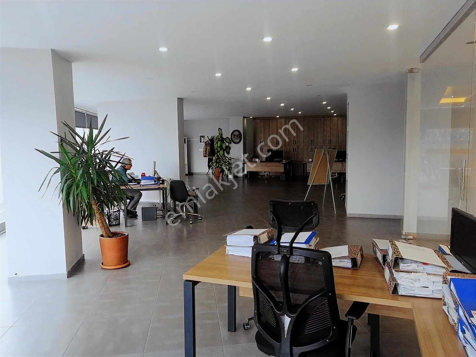 Yakupluda Cadde Üzeri Tabela Degeri Yüksek Kiralık İş Yeri - Görsel 3