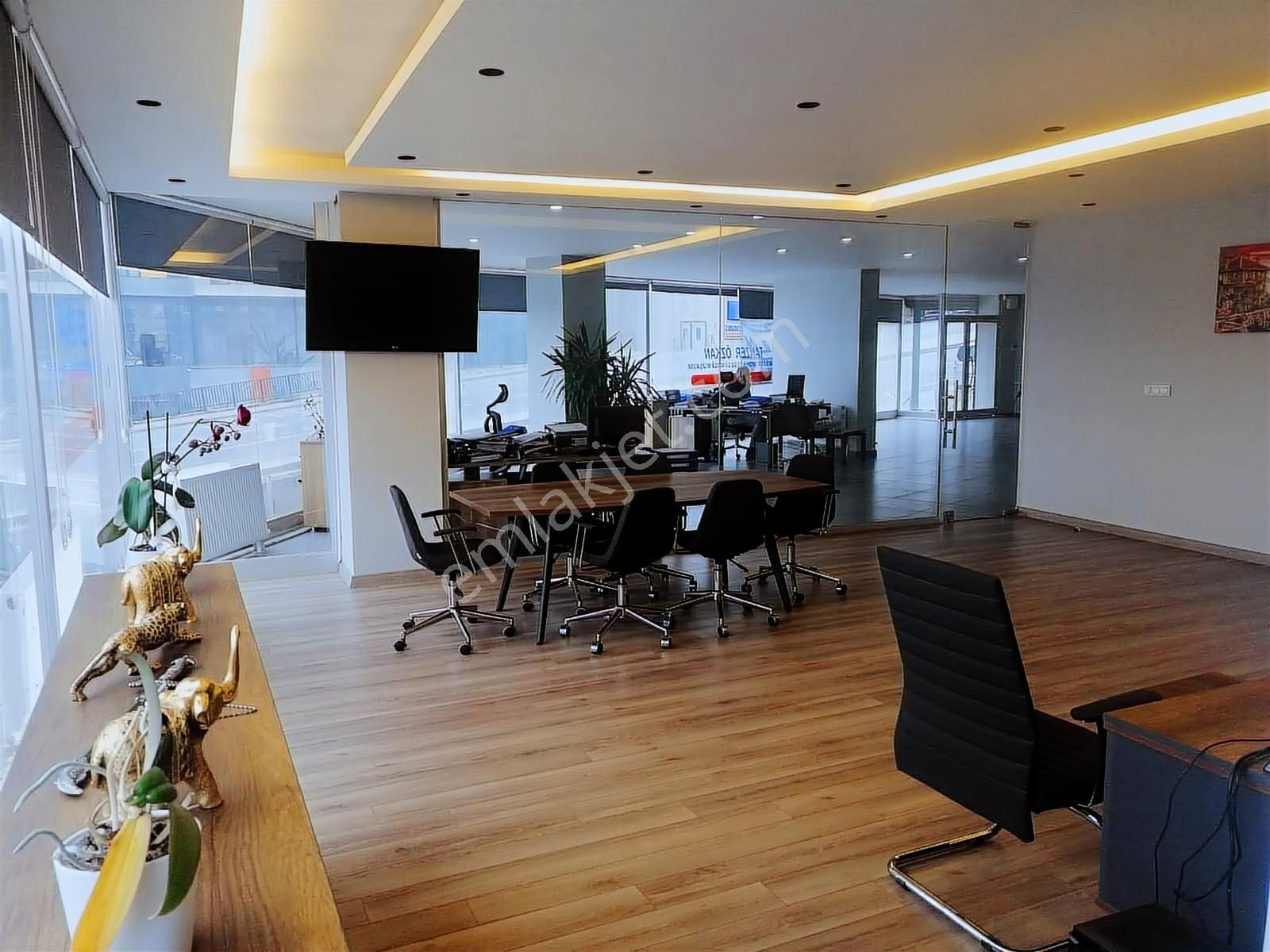 Yakupluda Cadde Üzeri Tabela Degeri Yüksek Kiralık İş Yeri