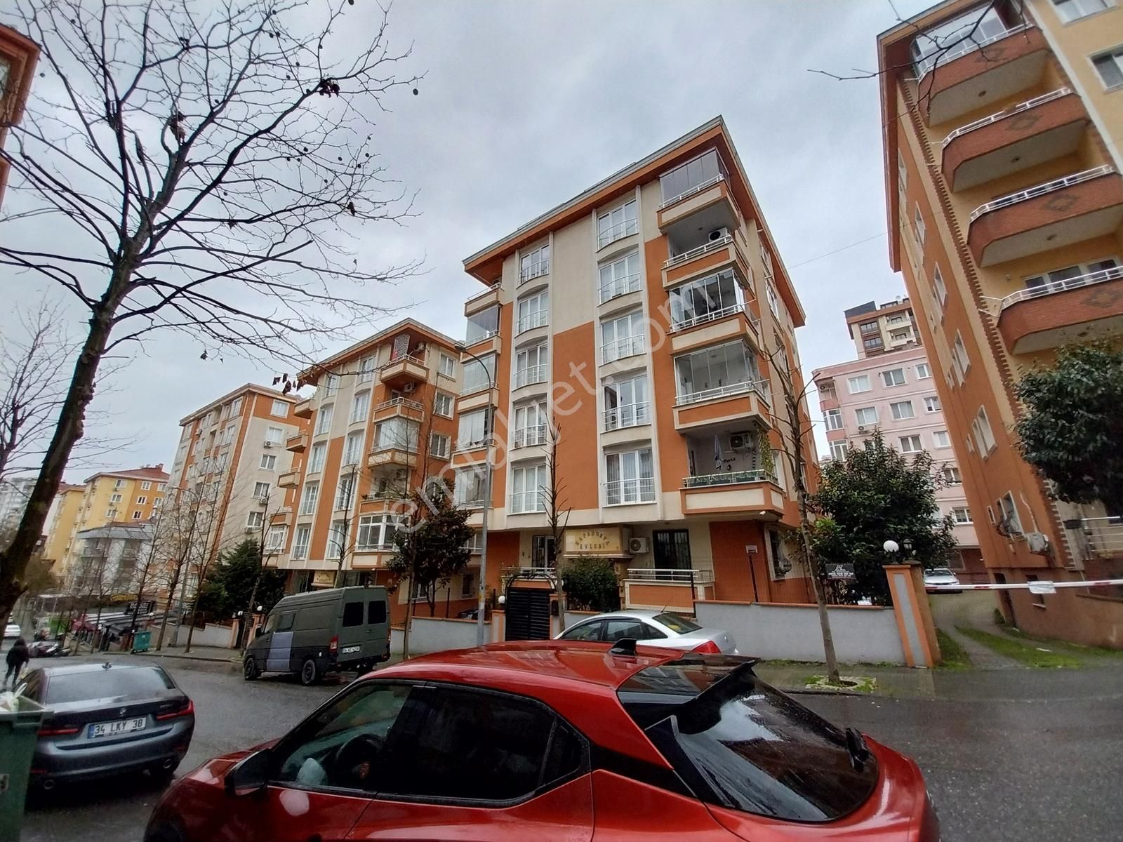 Elalmış Caddesine Üçüncü Binada Site Özellikli Teraslı Fırsat