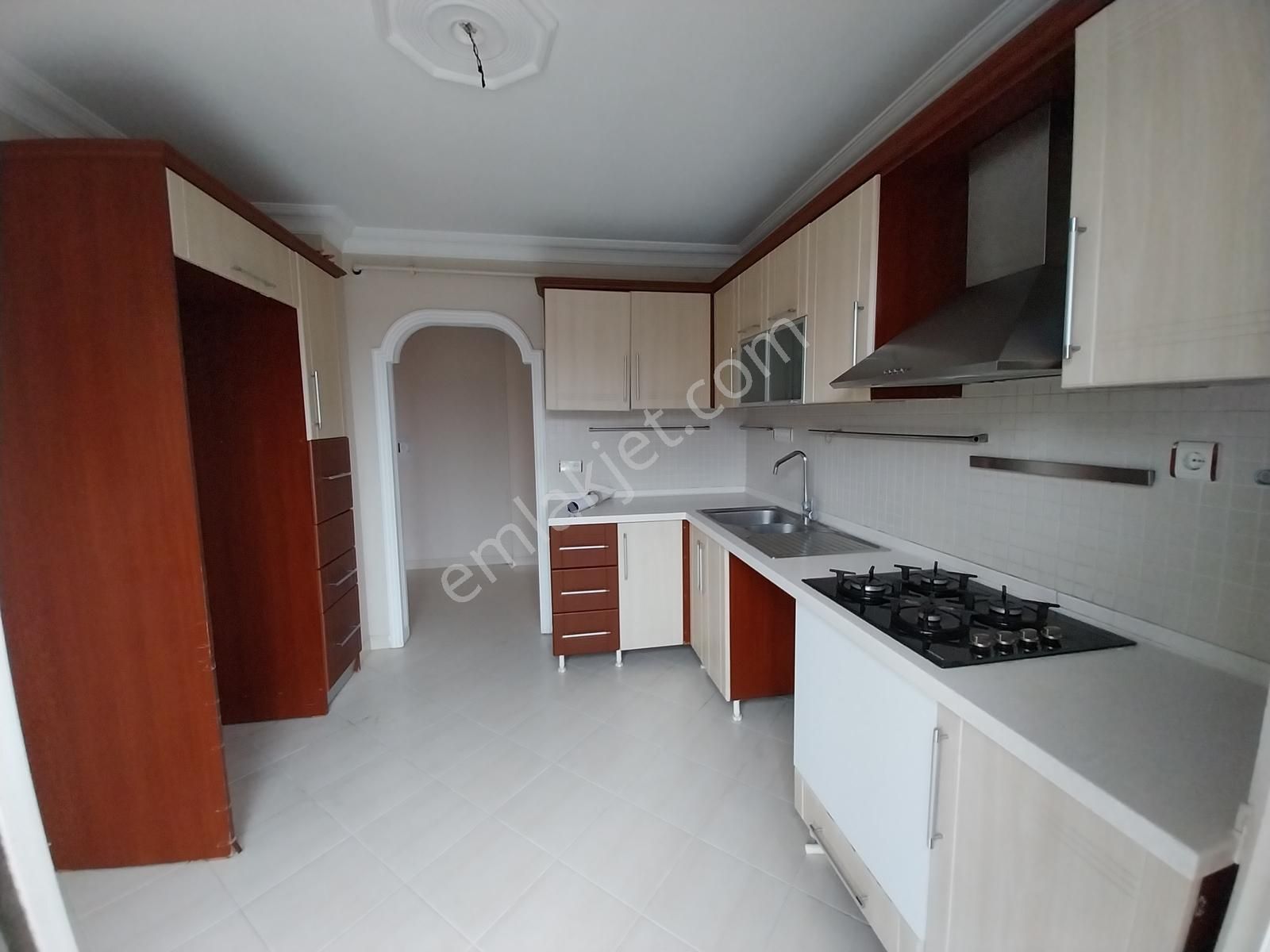 Elalmış Caddesine Üçüncü Binada Site Özellikli Teraslı Fırsat - Görsel 9