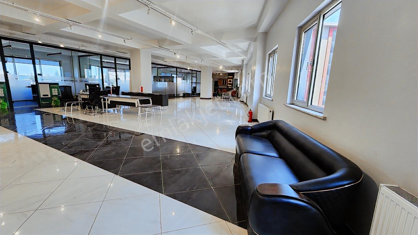 Sulyapıdan Vip Plazada 450 M2 Hazır Ofisli Kiralik İş Yeri - Görsel 18