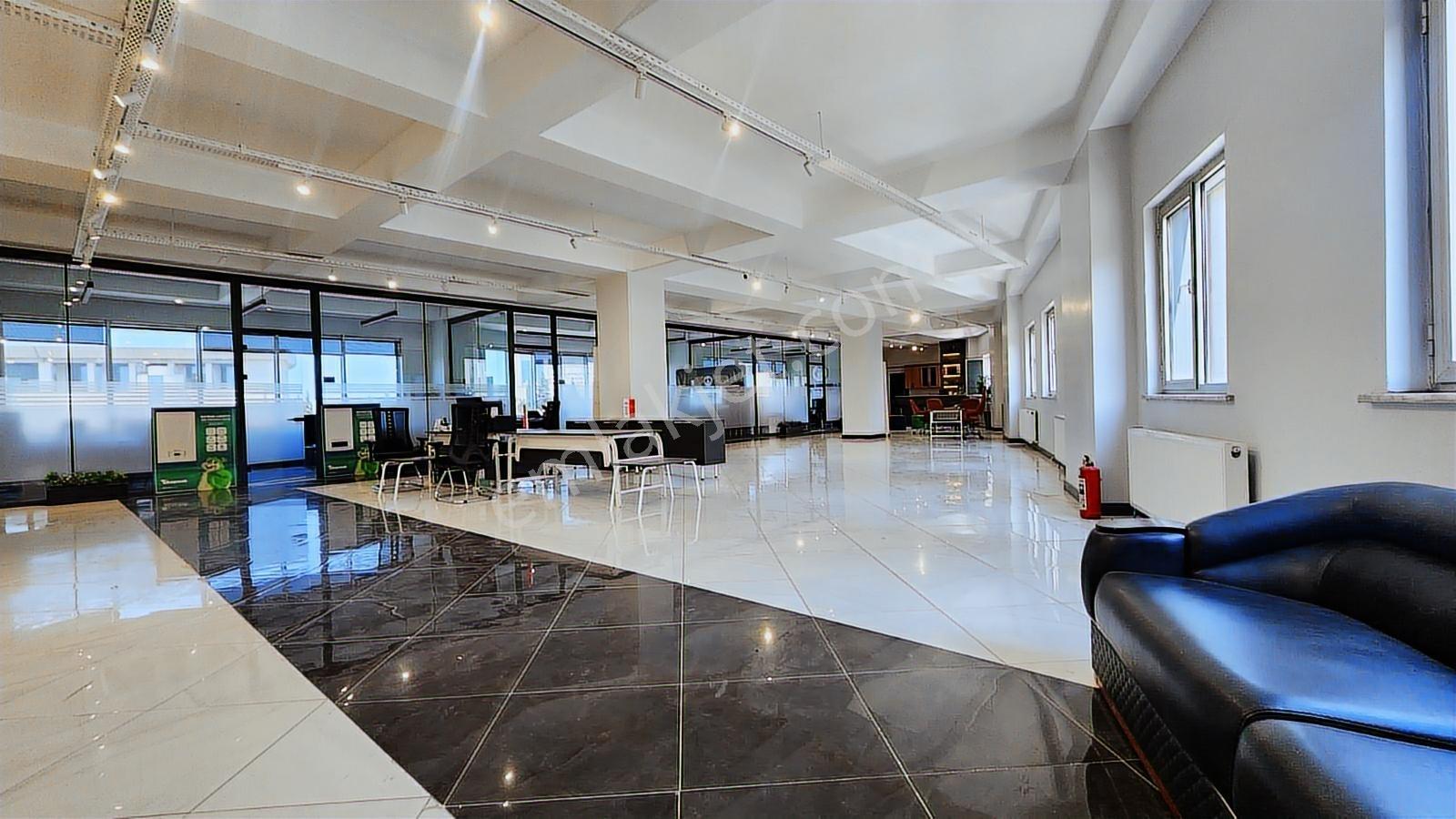 Sulyapıdan Vip Plazada 450 M2 Hazır Ofisli Kiralik İş Yeri - Görsel 22