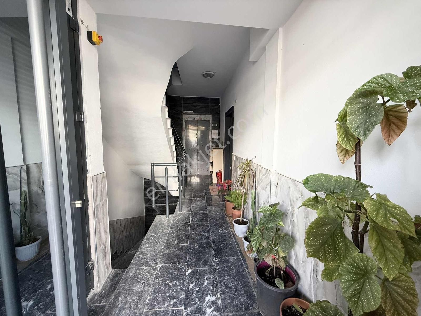 Erenköyde Full Eşyalı 1+1 Satılık Daire