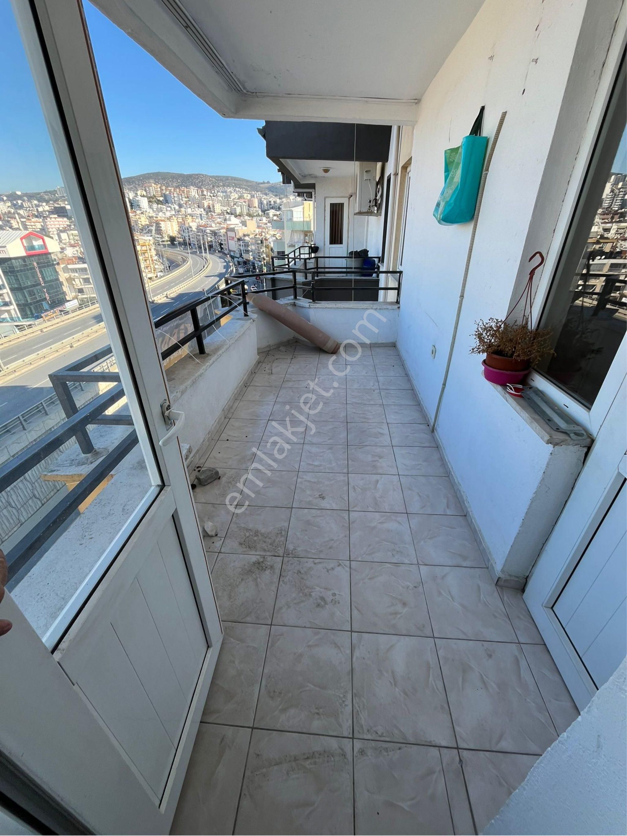 Kuşadası İkiçeşmelikte Kapalı Mutfak Deni Manzaralı 2 Artı 1 Daire - Görsel 4