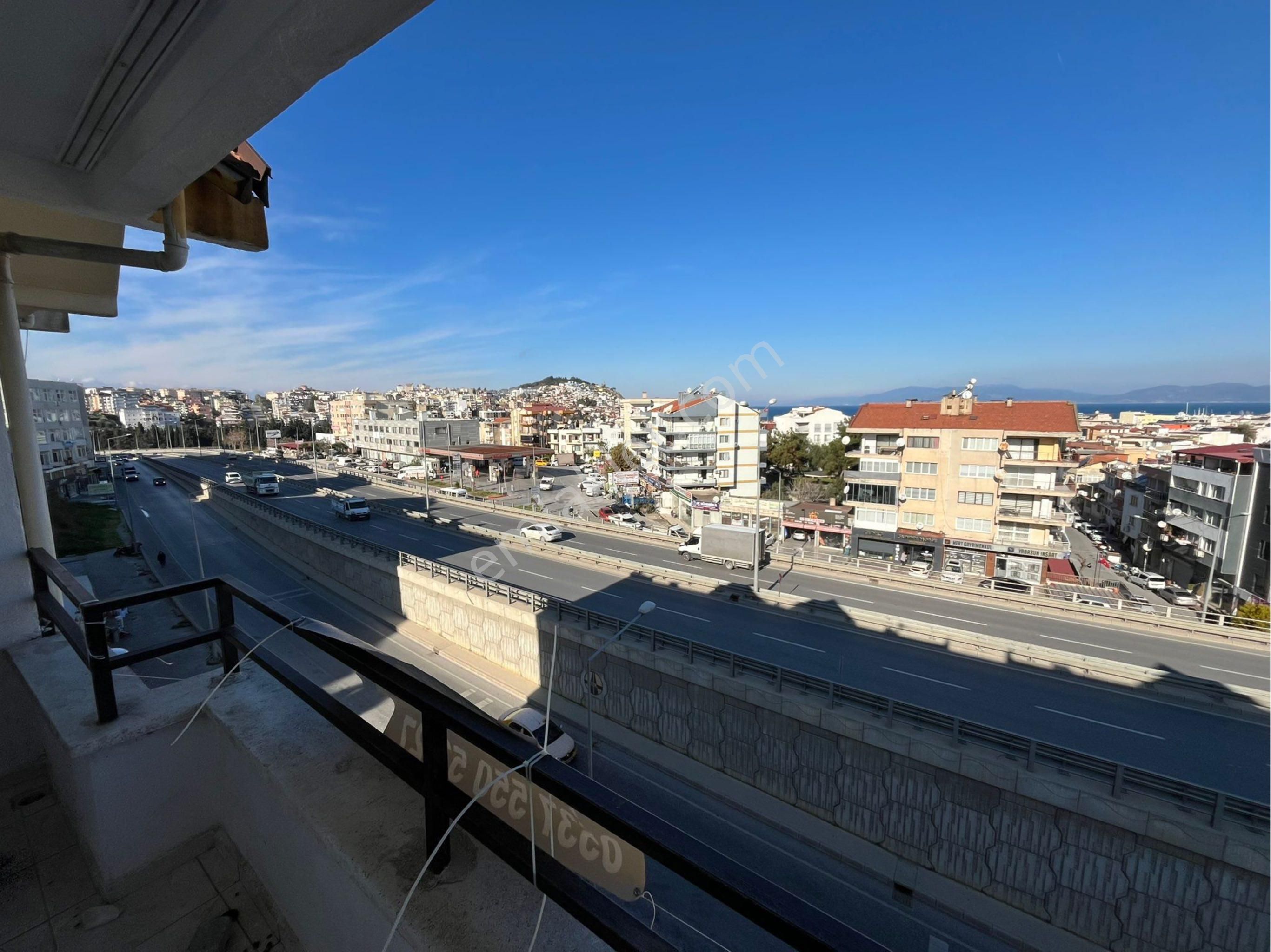 Kuşadası İkiçeşmelikte Kapalı Mutfak Deni Manzaralı 2 Artı 1 Daire - Görsel 9