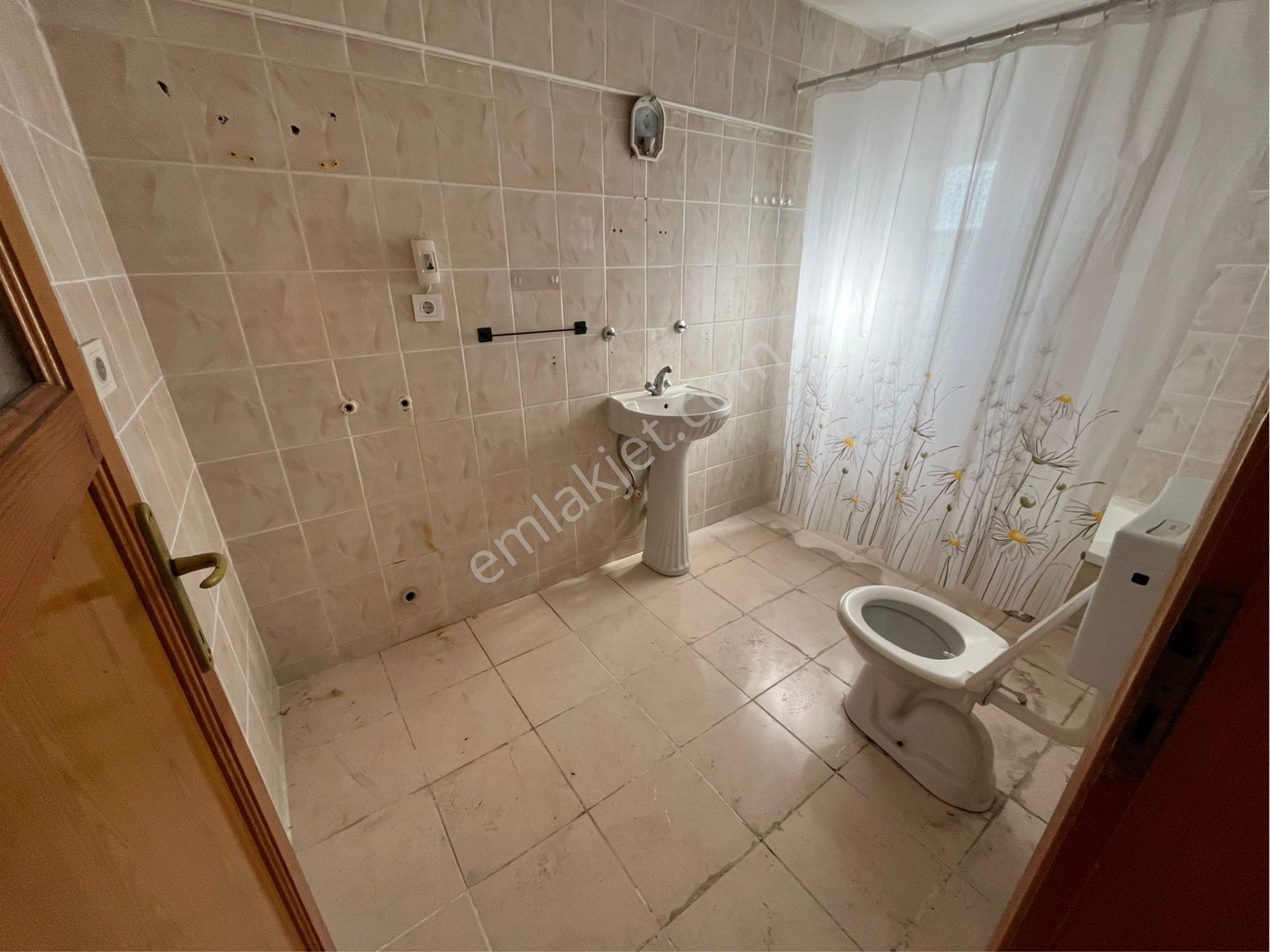 Kuşadası İkiçeşmelikte Kapalı Mutfak Deni Manzaralı 2 Artı 1 Daire - Görsel 16