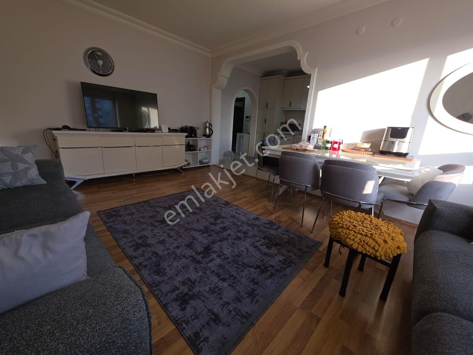 Yenikent Göl Sitesi' Nde Satılık (1+1) Sıfır Eşyalı Daire - Görsel 3