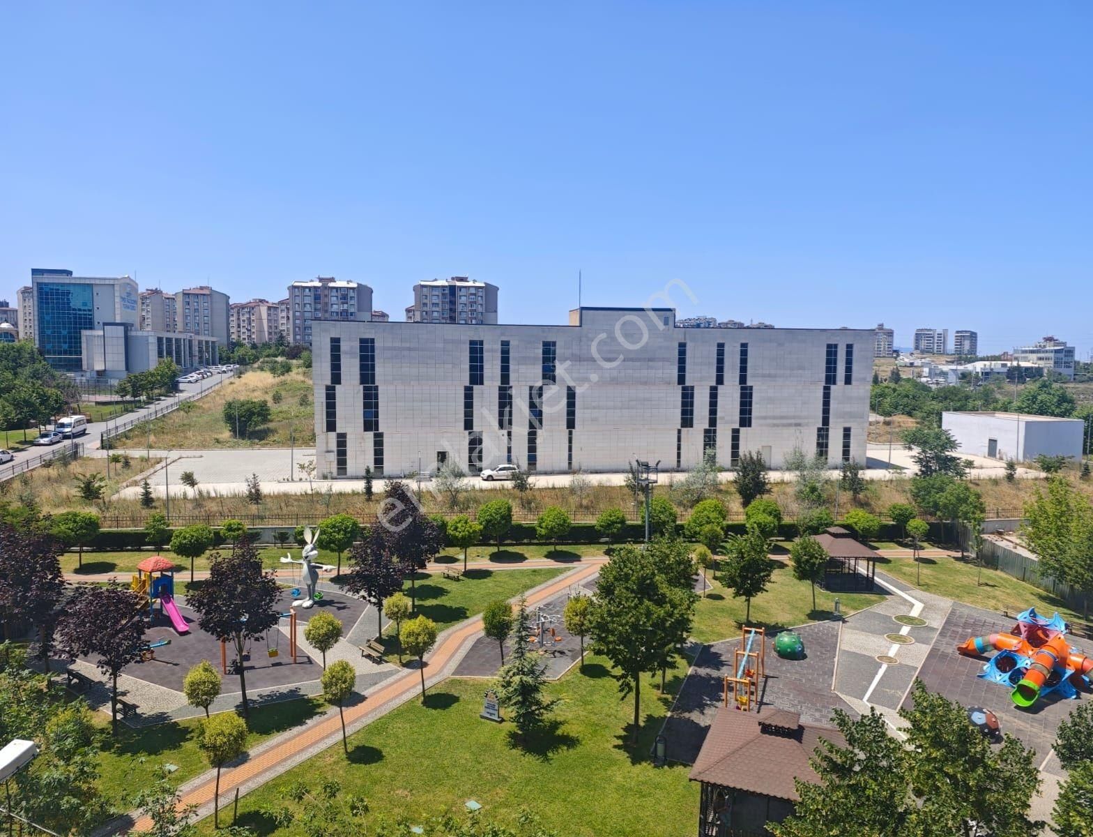 Yenikent Göl Sitesi' Nde Satılık (1+1) Sıfır Eşyalı Daire - Görsel 14