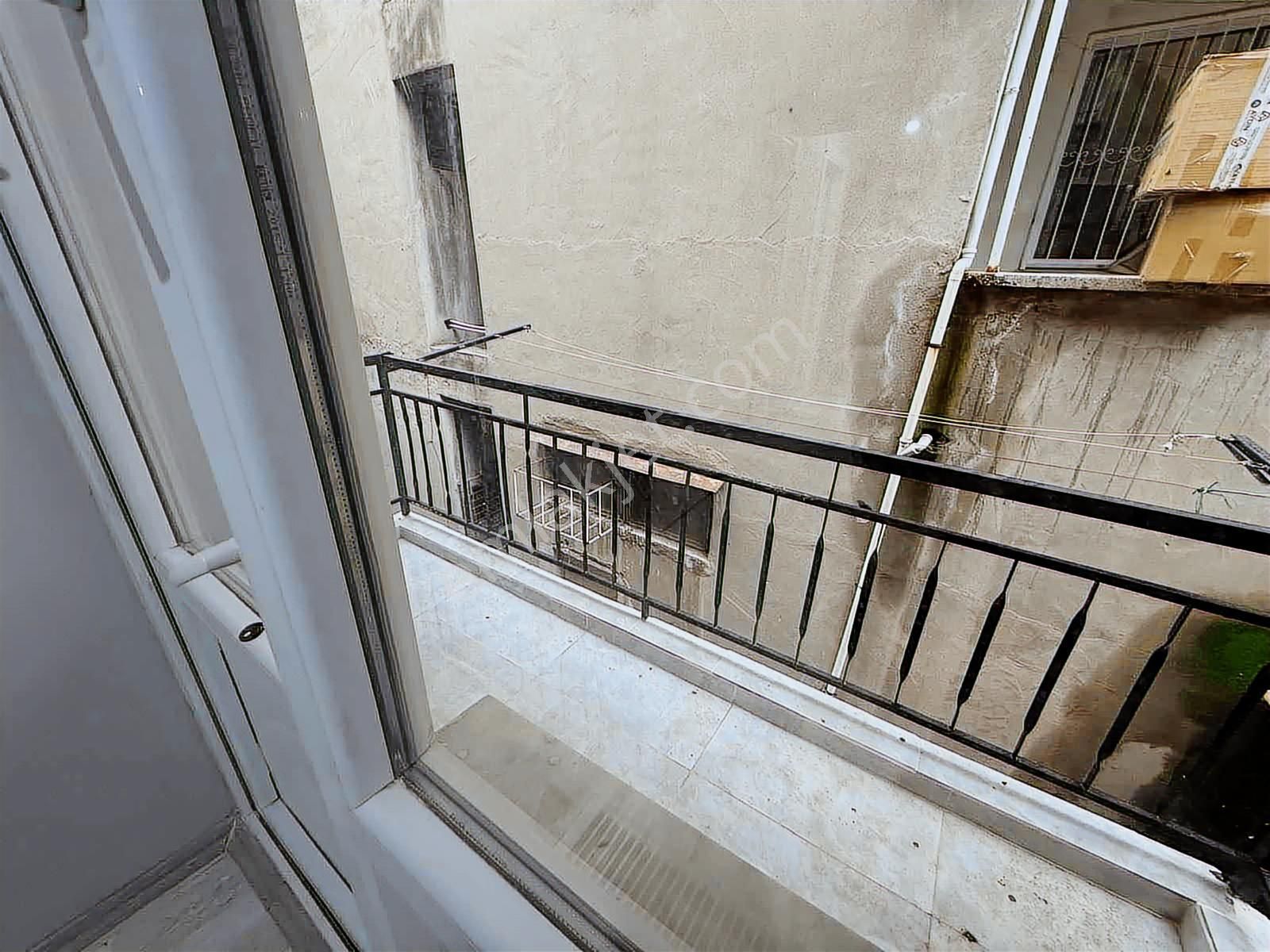 Güneşli Mahallesi İzmir Park Avm Nin Arkası 2+1 Çift Cepheli - Görsel 5