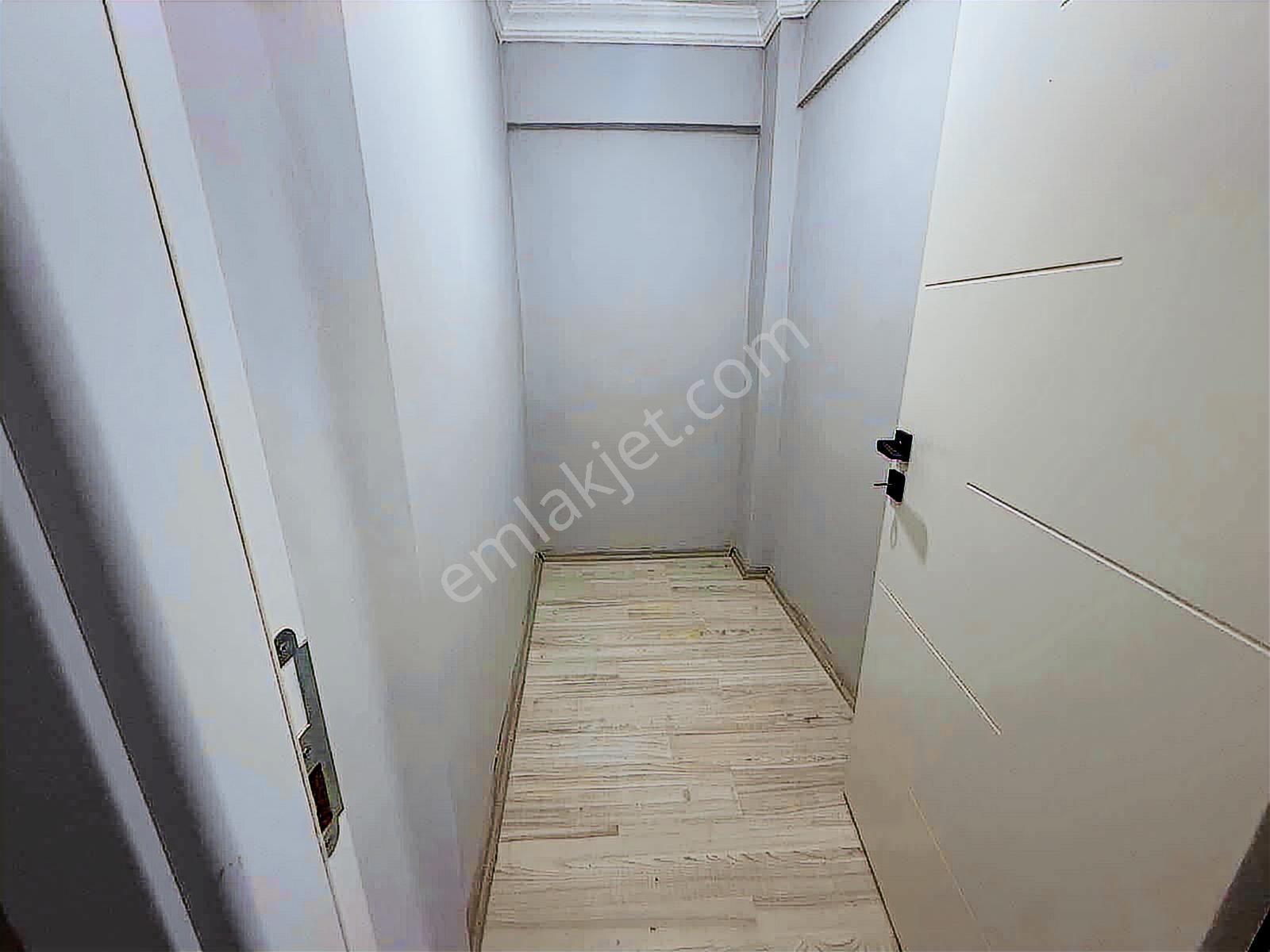 Güneşli Mahallesi İzmir Park Avm Nin Arkası 2+1 Çift Cepheli - Görsel 2