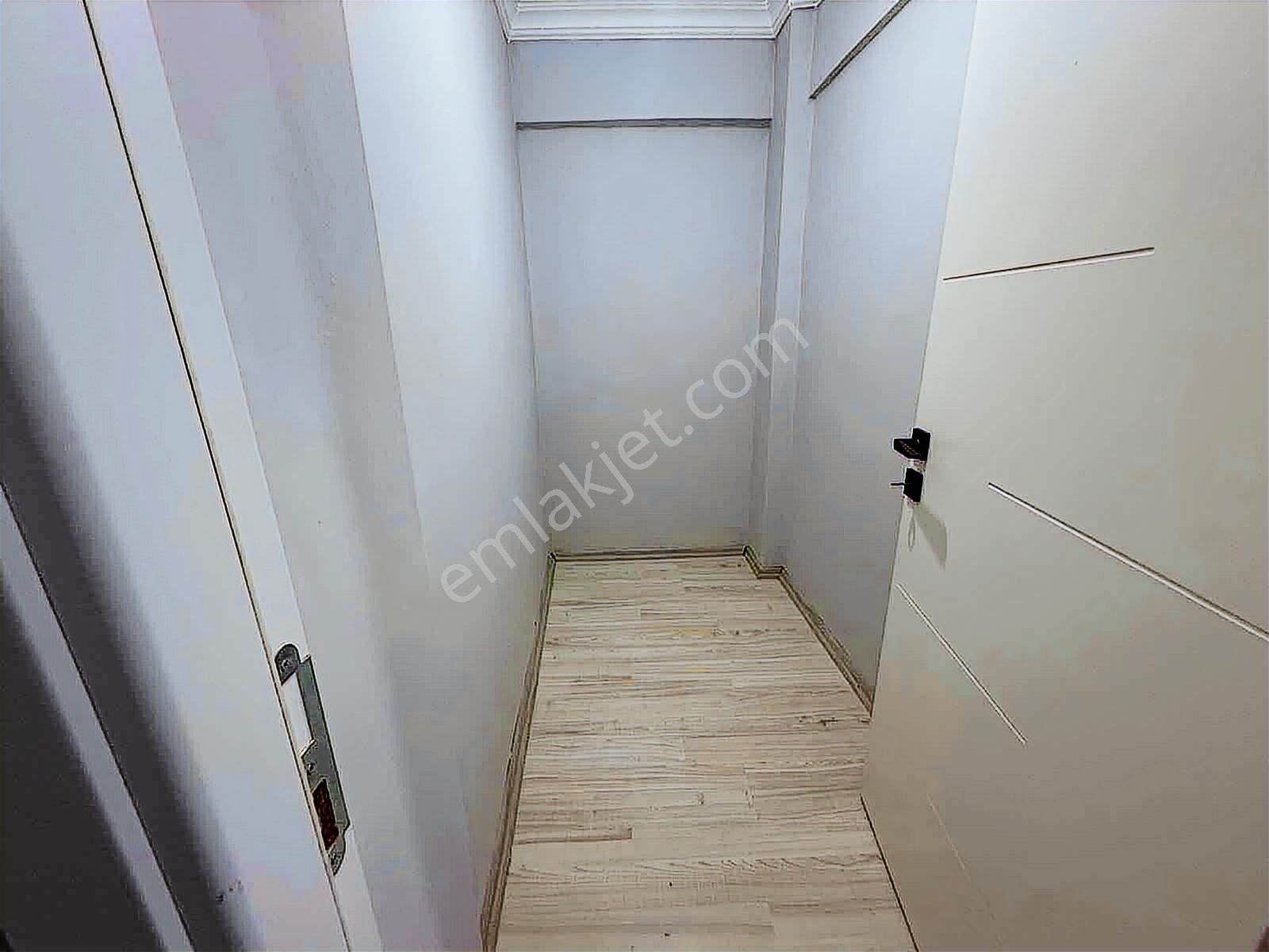 Güneşli Mahallesi İzmir Park Avm Nin Arkası 2+1 Çift Cepheli - Görsel 3