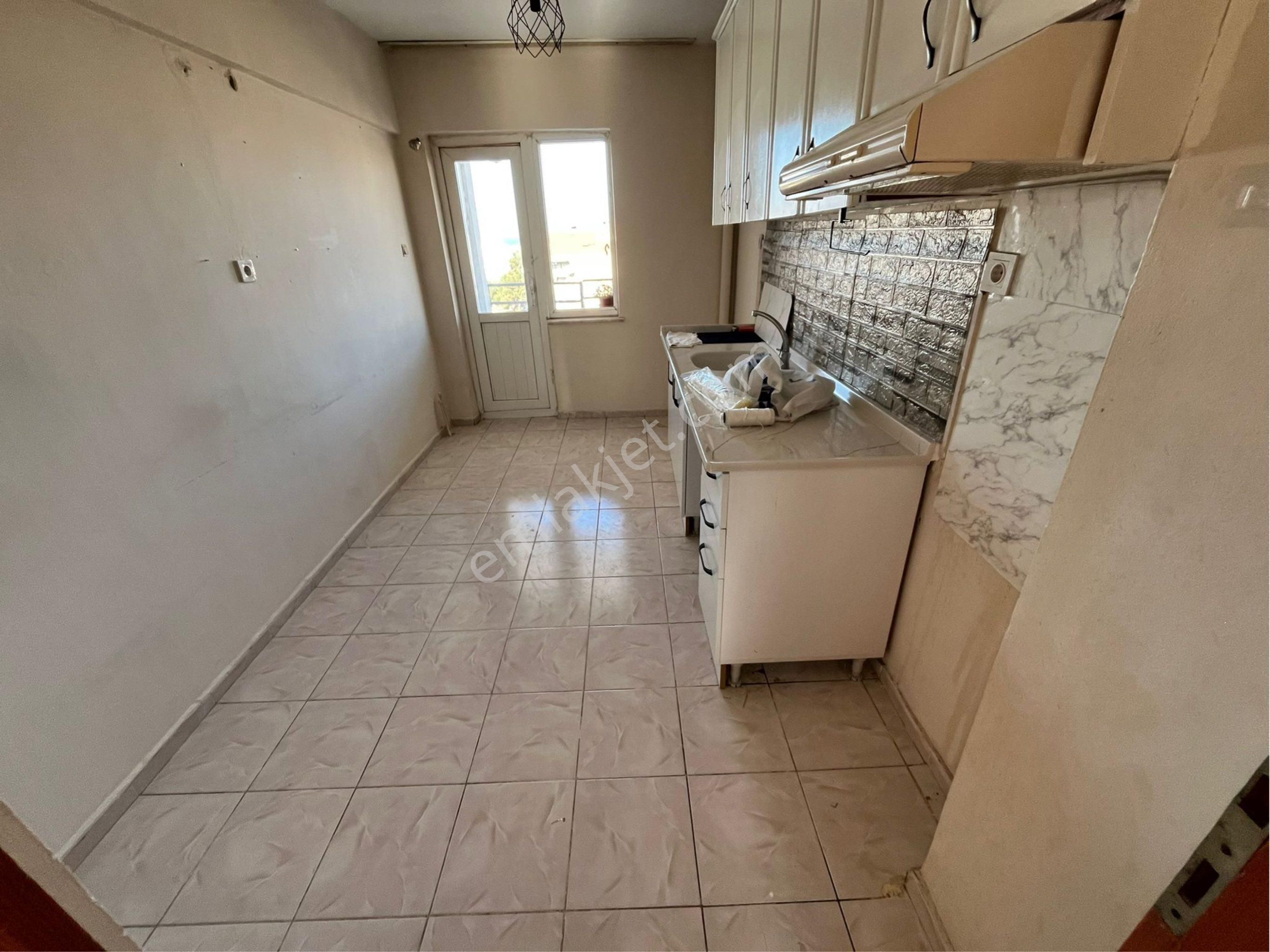 Kuşadası İkiçeşmelikte Deniz Manzaralı Kapalı Mutfak 2 Artı 1 Daire - Görsel 26