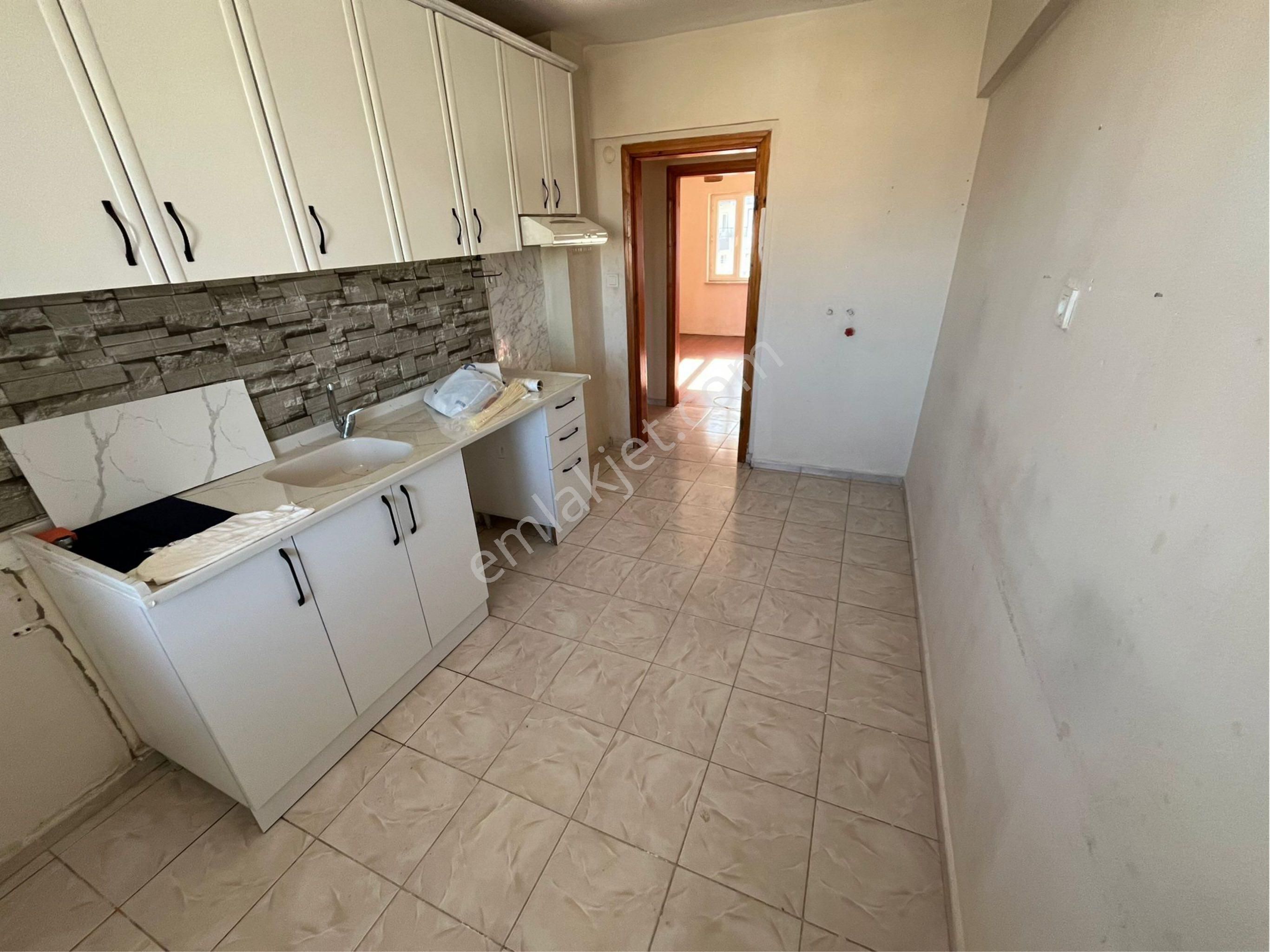 Kuşadası İkiçeşmelikte Deniz Manzaralı Kapalı Mutfak 2 Artı 1 Daire - Görsel 17