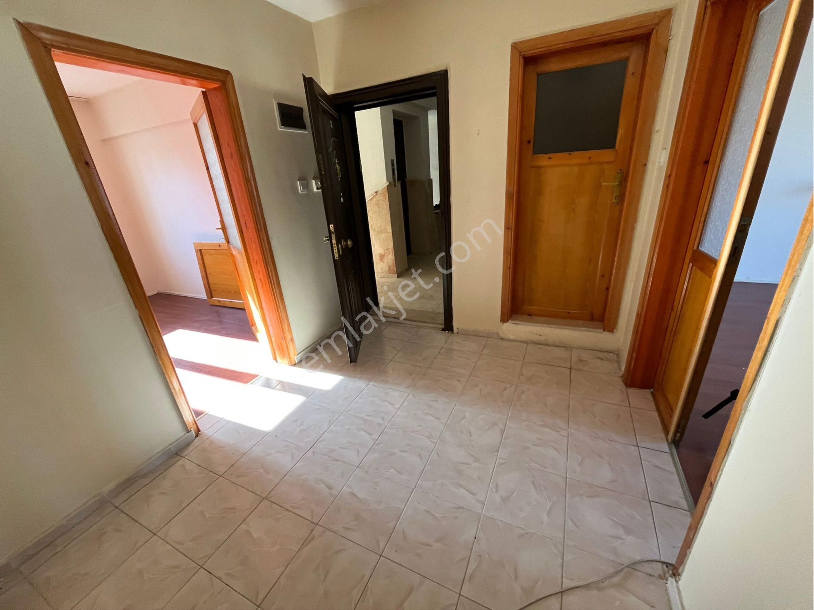 Kuşadası İkiçeşmelikte Deniz Manzaralı Kapalı Mutfak 2 Artı 1 Daire - Görsel 6