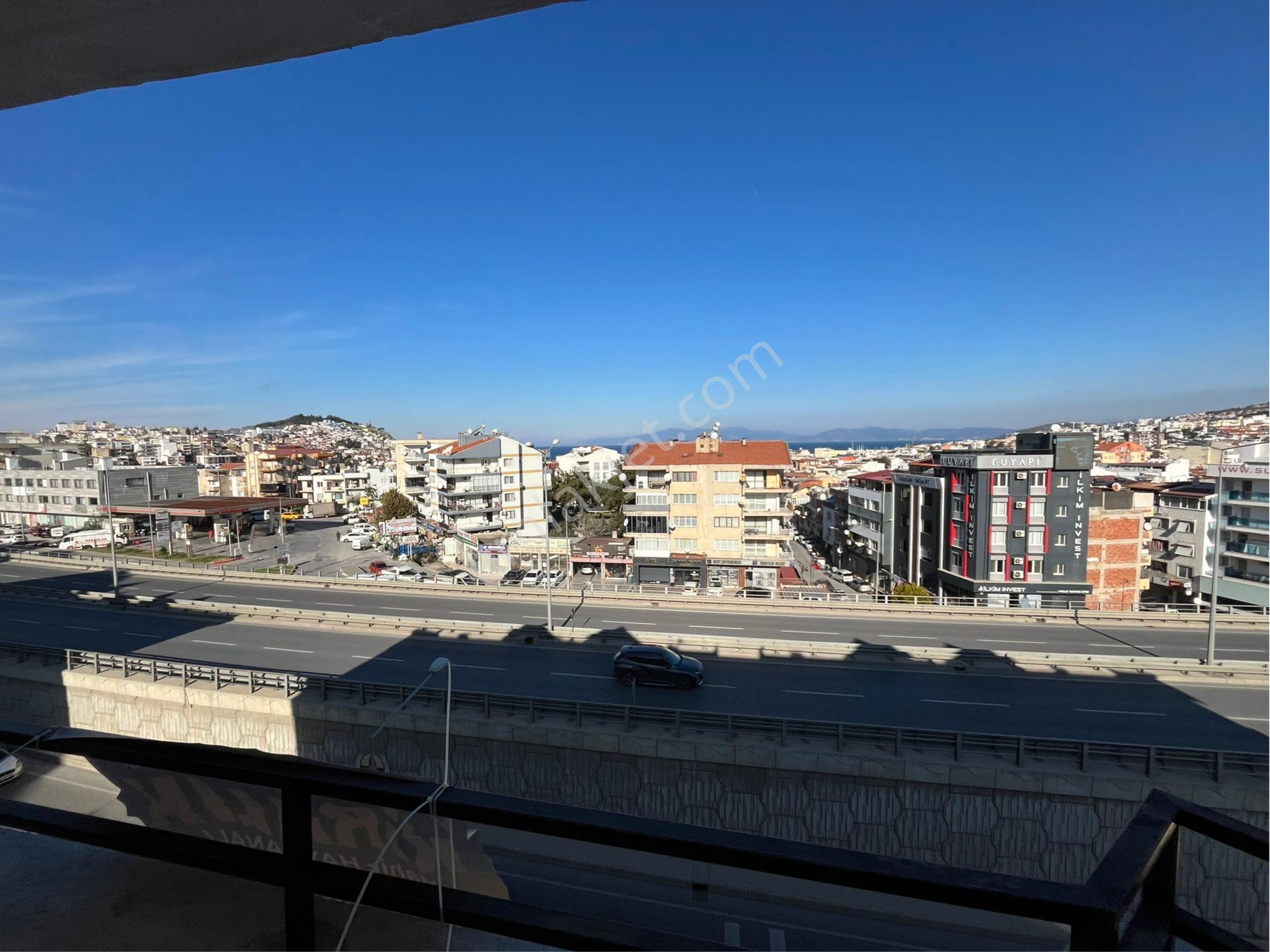 Kuşadası İkiçeşmelikte Deniz Manzaralı Kapalı Mutfak 2 Artı 1 Daire