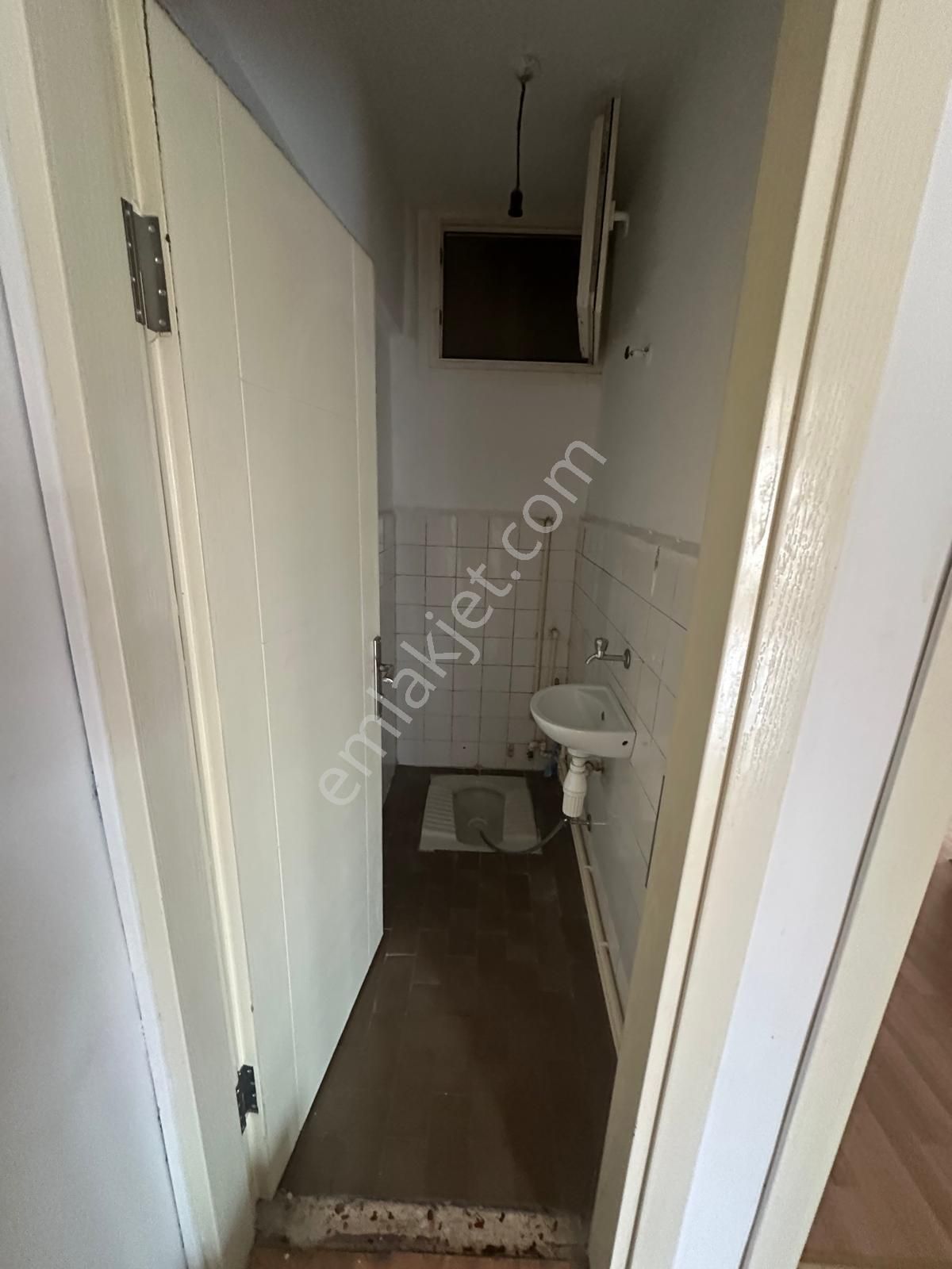 Ata Emlak'tan Fatih Caddesinde 3+1 Kiralık Boş Daire - Görsel 9