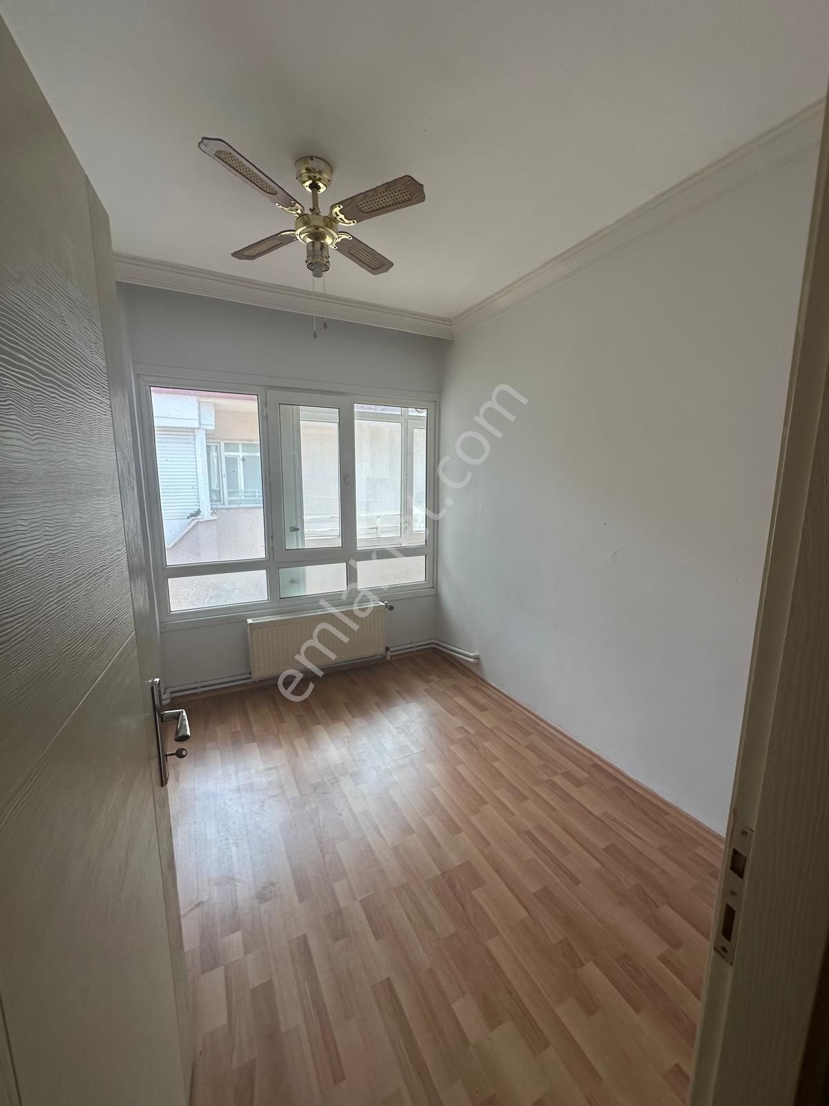 Ata Emlak'tan Fatih Caddesinde 3+1 Kiralık Boş Daire - Görsel 11