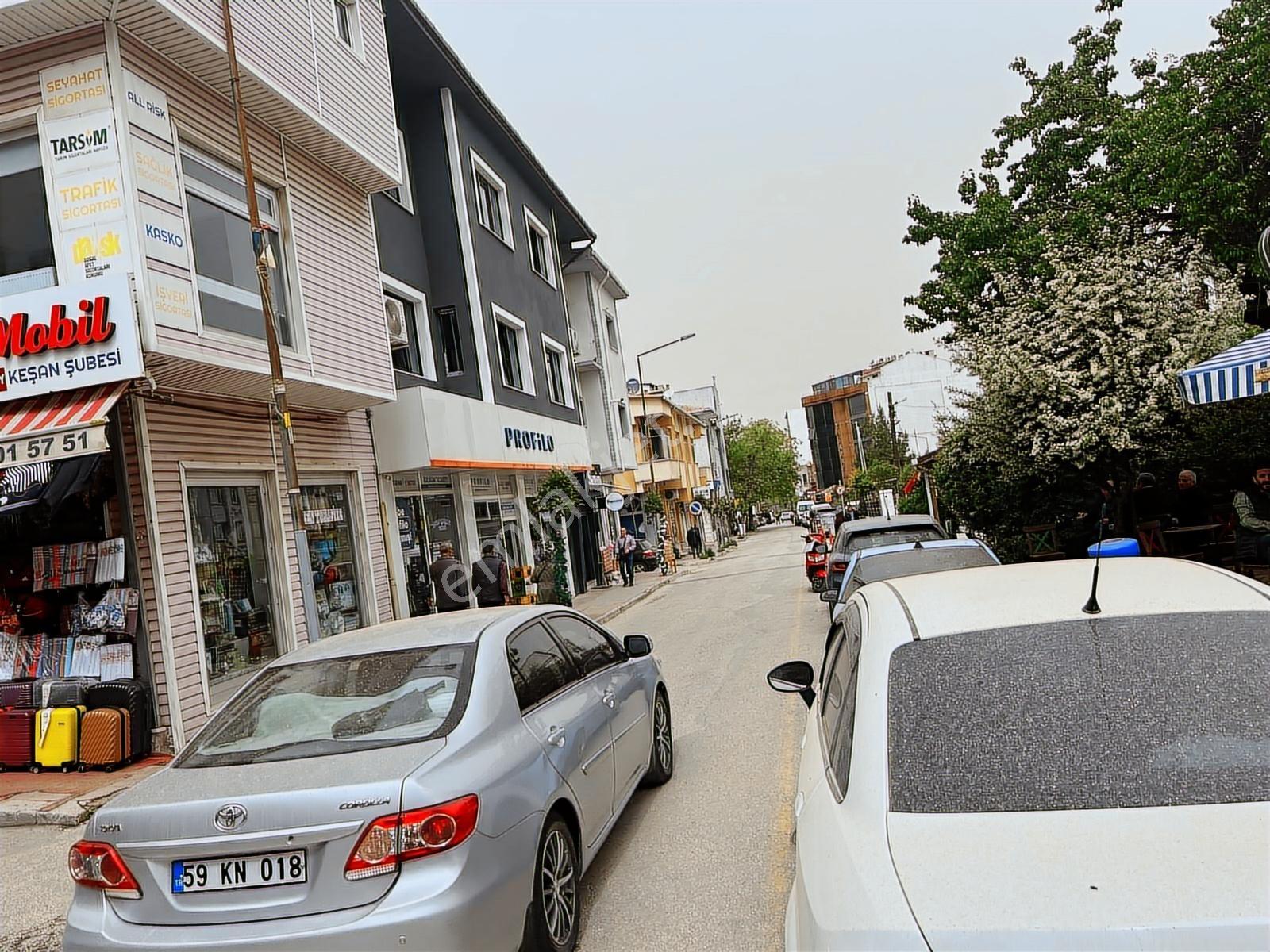 Çarşı Merkezde Yatırımlık Satılık Kiracılı Dükkan - Görsel 3
