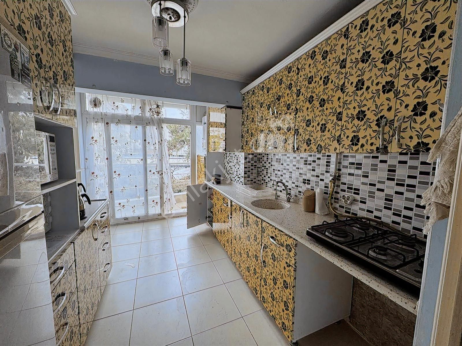 Alsancak Kıbrıs Şehitlerinde 3+1 Daire - Görsel 17