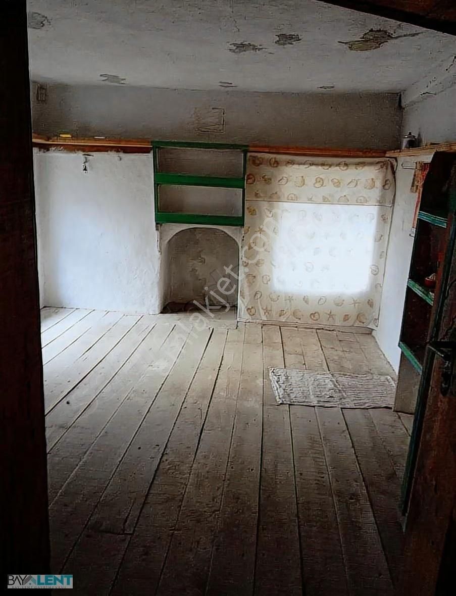İvrindi Kışladere Köyünde Müstakil İki Katlı Ev Ve Ambar Satılık - Görsel 6