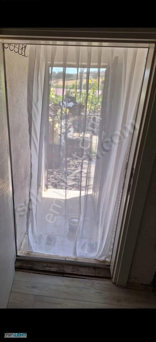 Susurluk Ömerköy De Satılık Arsa Ve İçinde Eşyalı Ev - Görsel 22