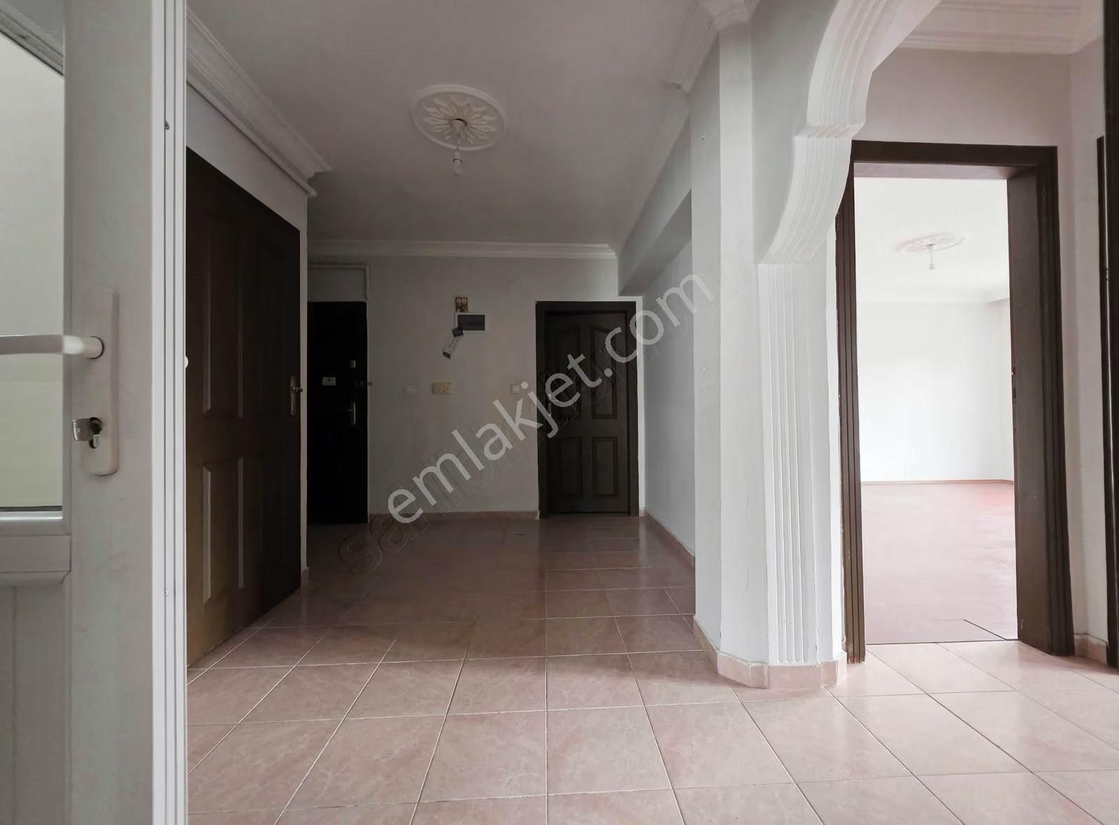 Elvan Mah.de Trene Yakın Cadde Üzeri Köşe Başı 3+1 Kiralık Daire - Görsel 21