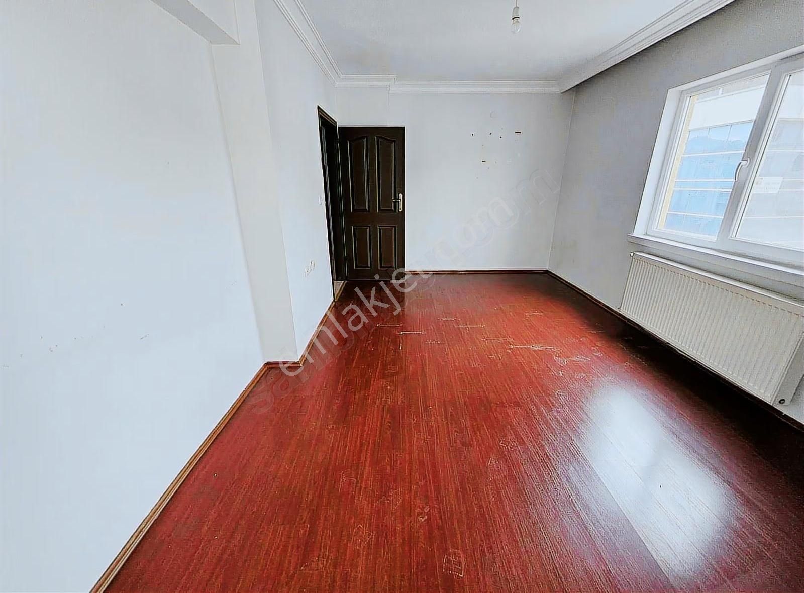 Elvan Mah.de Trene Yakın Cadde Üzeri Köşe Başı 3+1 Kiralık Daire - Görsel 9