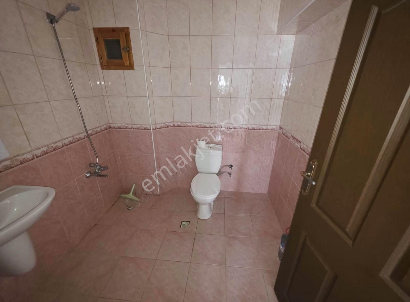 Elvan Mah.de Trene Yakın Cadde Üzeri Köşe Başı 3+1 Kiralık Daire - Görsel 10
