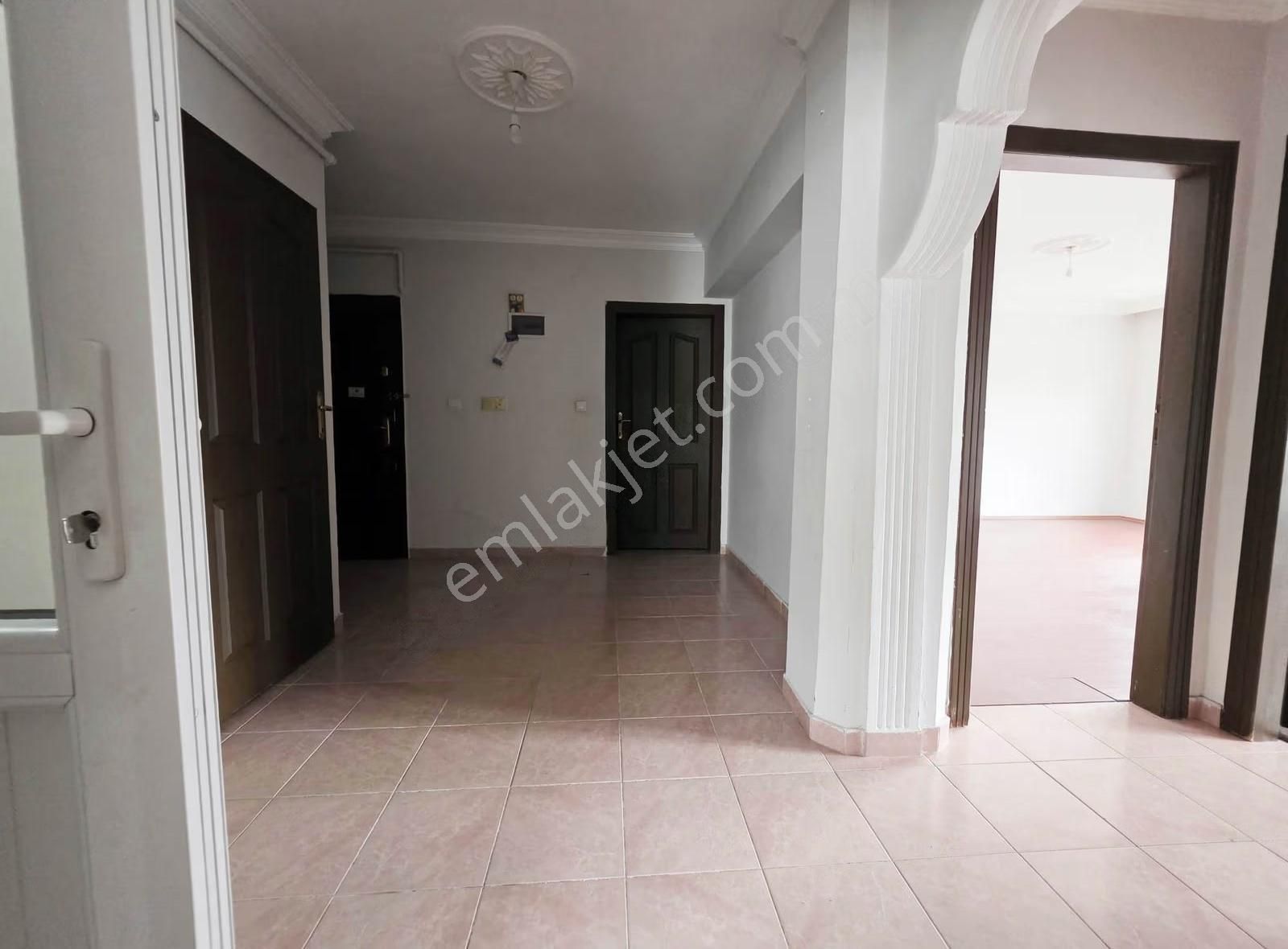 Elvan Mah.de Trene Yakın Cadde Üzeri Köşe Başı 3+1 Kiralık Daire - Görsel 25