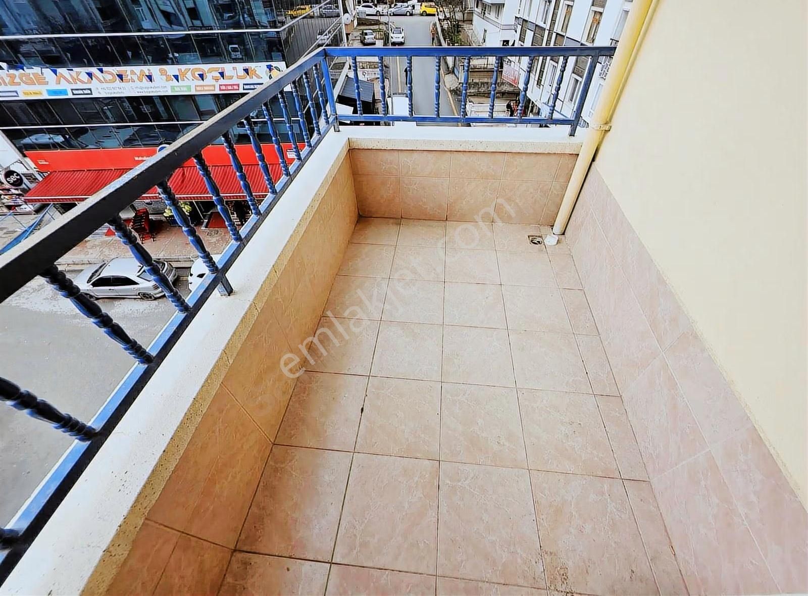 Elvan Mah.de Trene Yakın Cadde Üzeri Köşe Başı 3+1 Kiralık Daire - Görsel 26