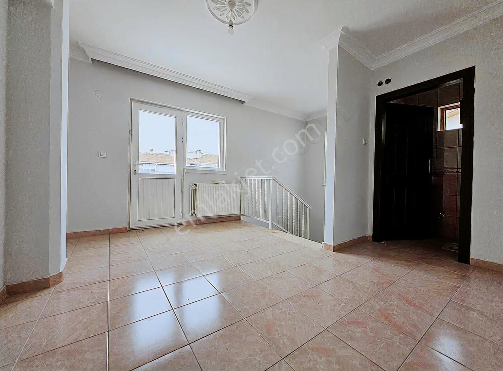 Elvan Mah.de Trene Yakın Cadde Üzeri Köşe Başı 3+1 Kiralık Daire - Görsel 29