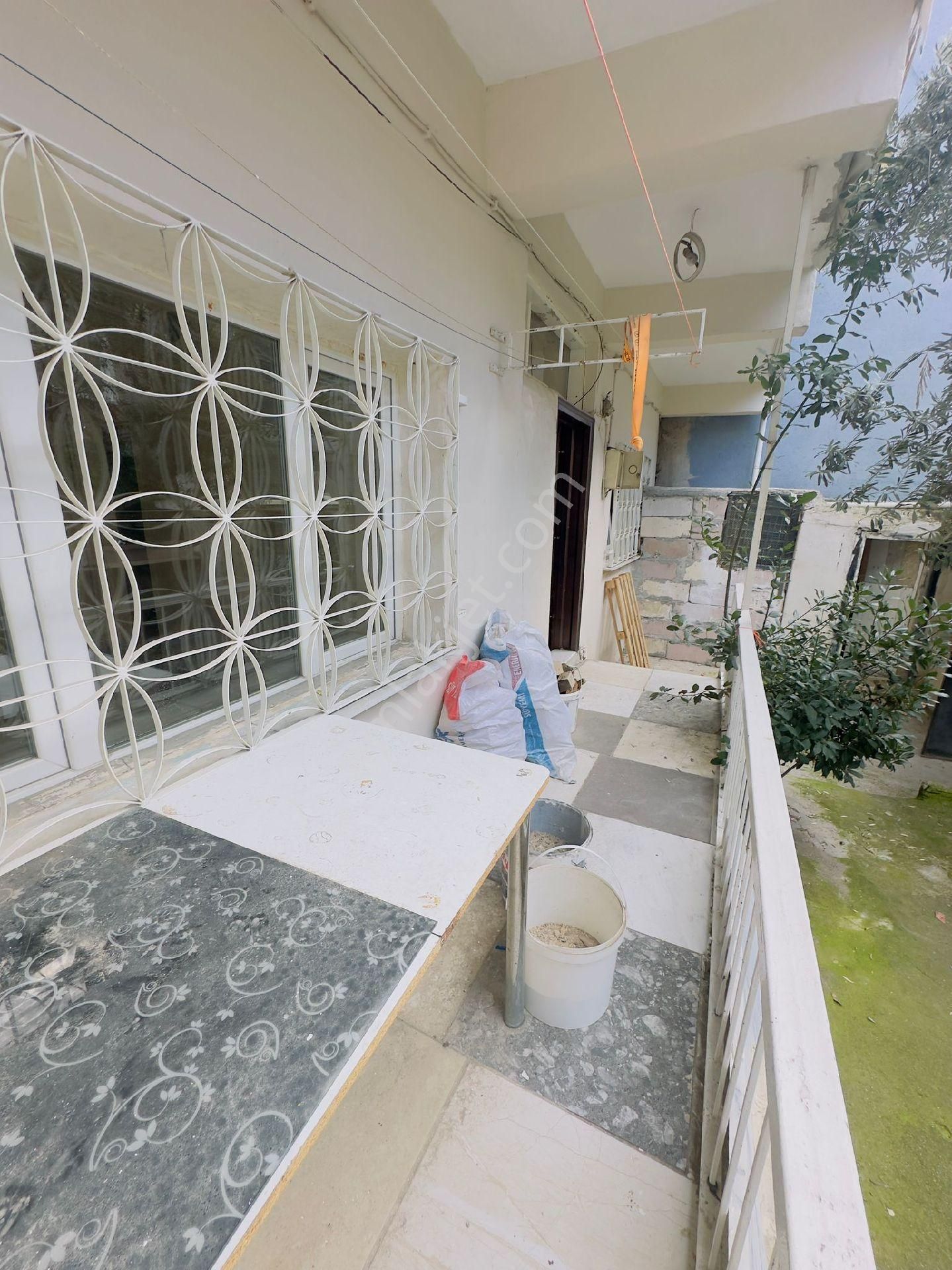 Çay Mahalle Meydan Kiralık 2+1