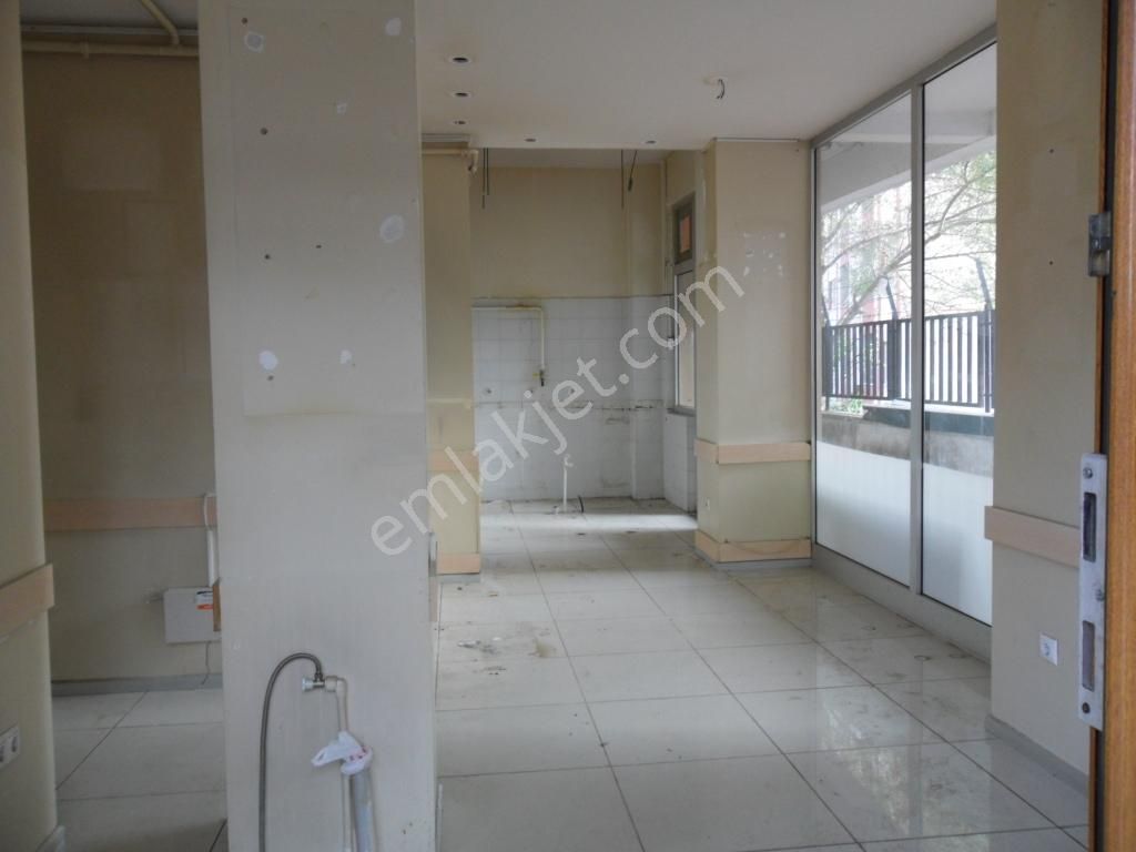 Balmumcu Barbaros Bulvarı Ve Aşık Veysel Parkına Cepheli Dükkan - Görsel 6